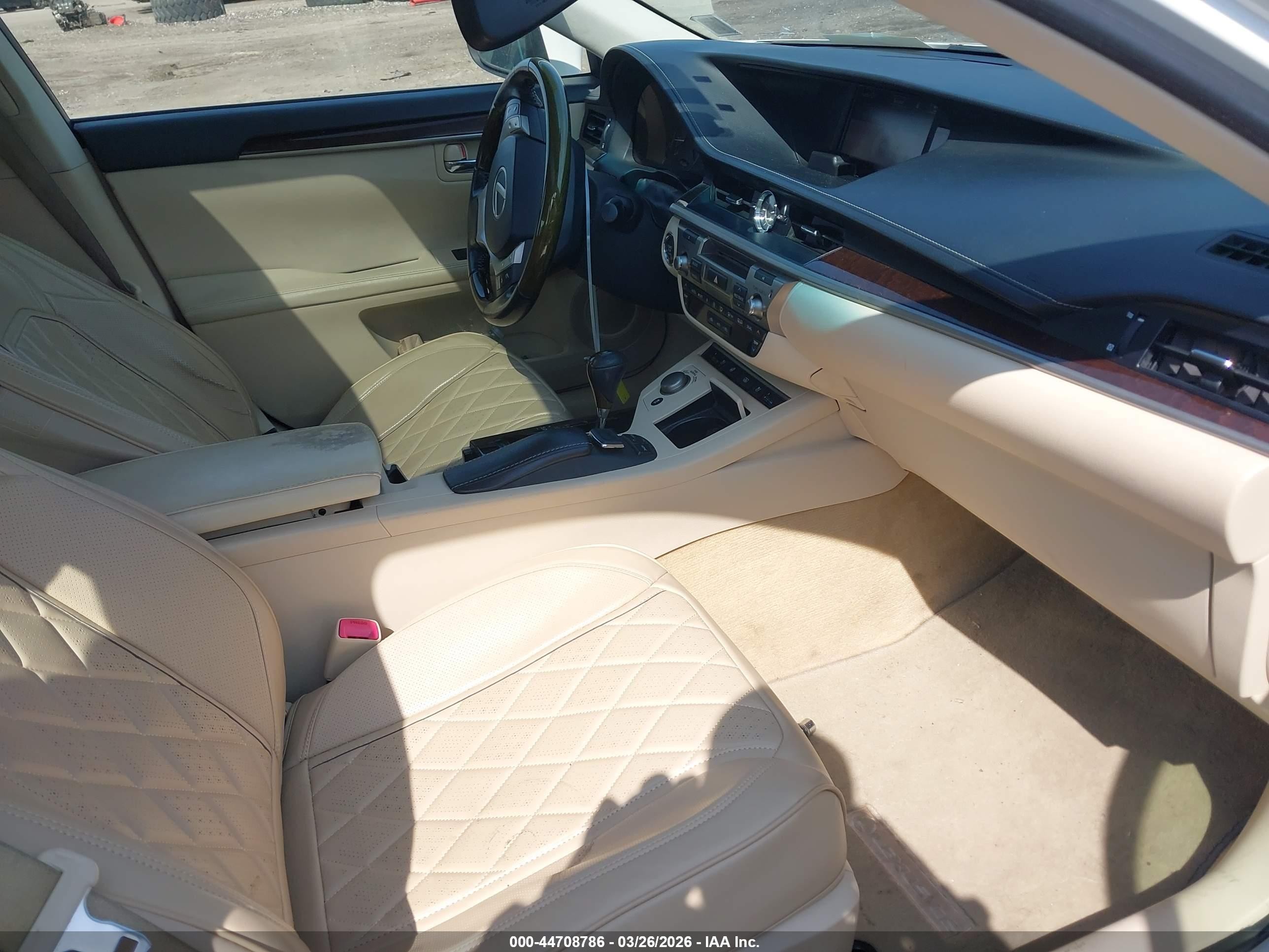 2015 Lexus Es 350   White vin: JTHBK1GG7F2184490