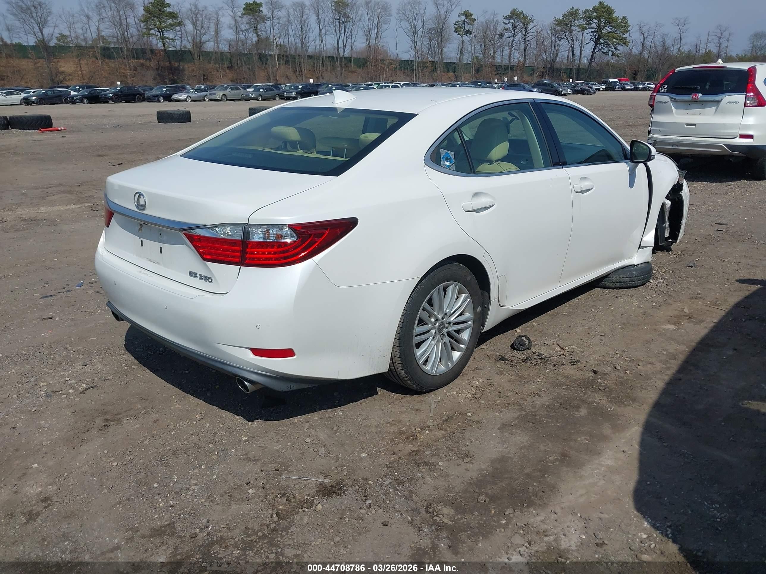 2015 Lexus Es 350   White vin: JTHBK1GG7F2184490