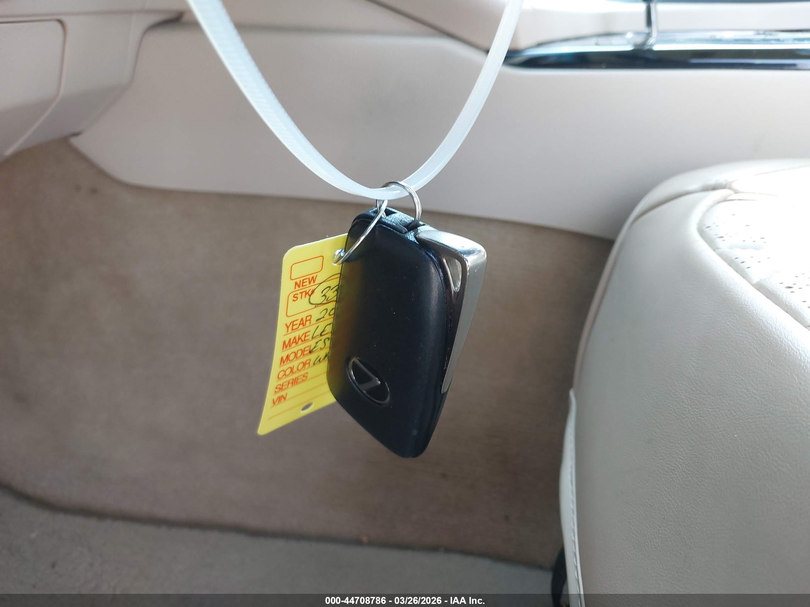 2015 Lexus Es 350   White vin: JTHBK1GG7F2184490