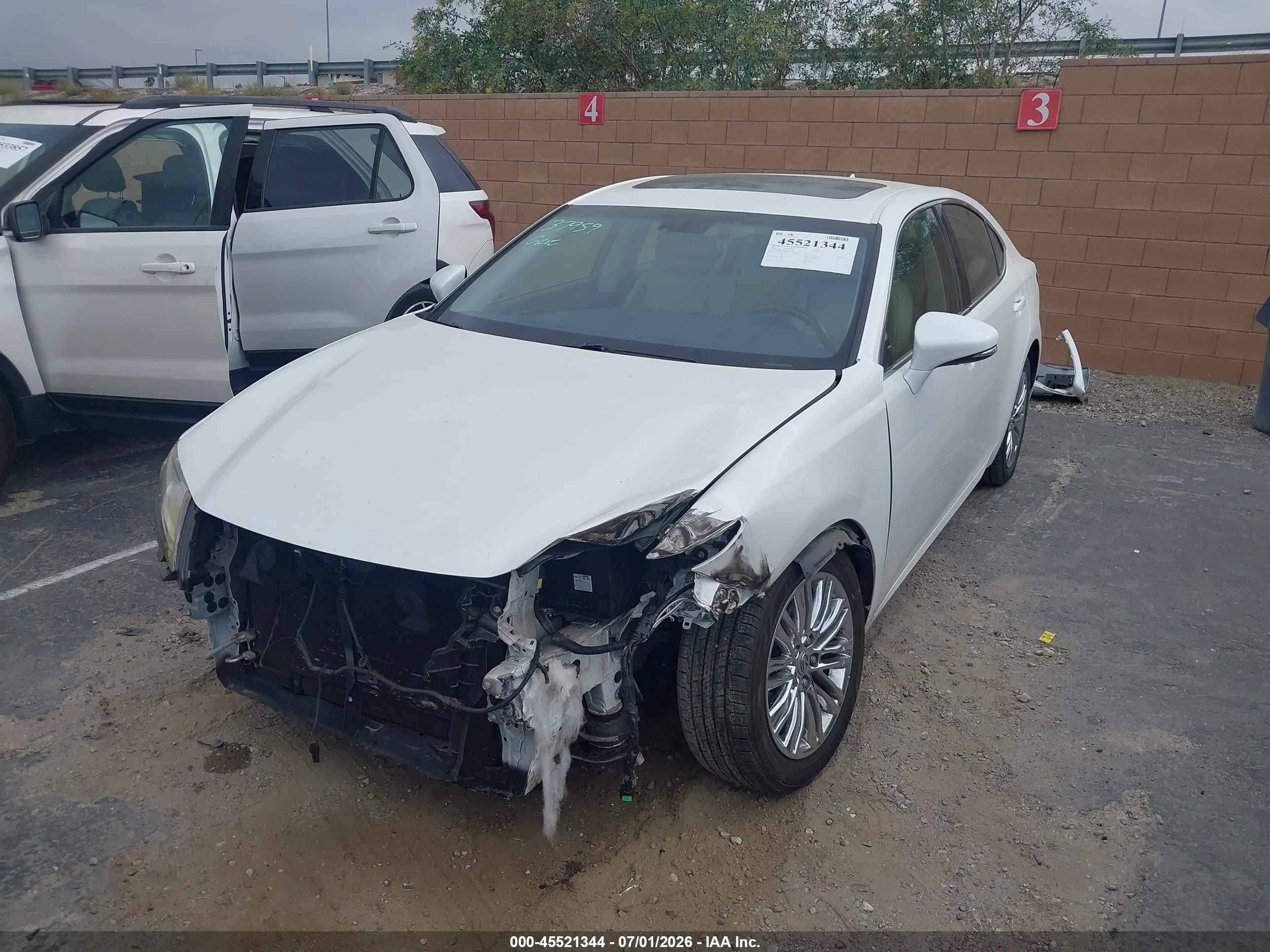2013 Lexus Es 350   White vin: JTHBK1GG8D2013762