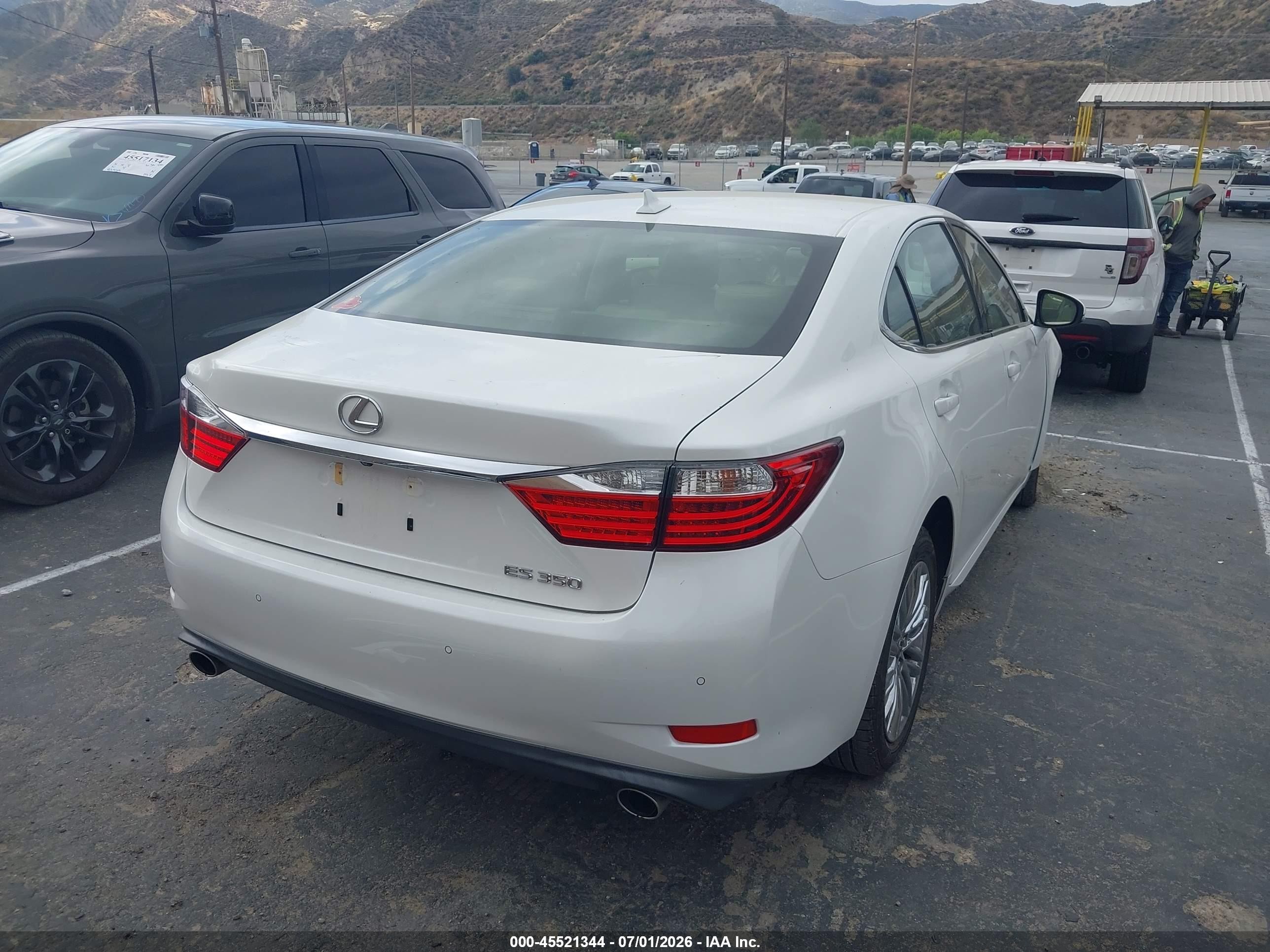 2013 Lexus Es 350   White vin: JTHBK1GG8D2013762
