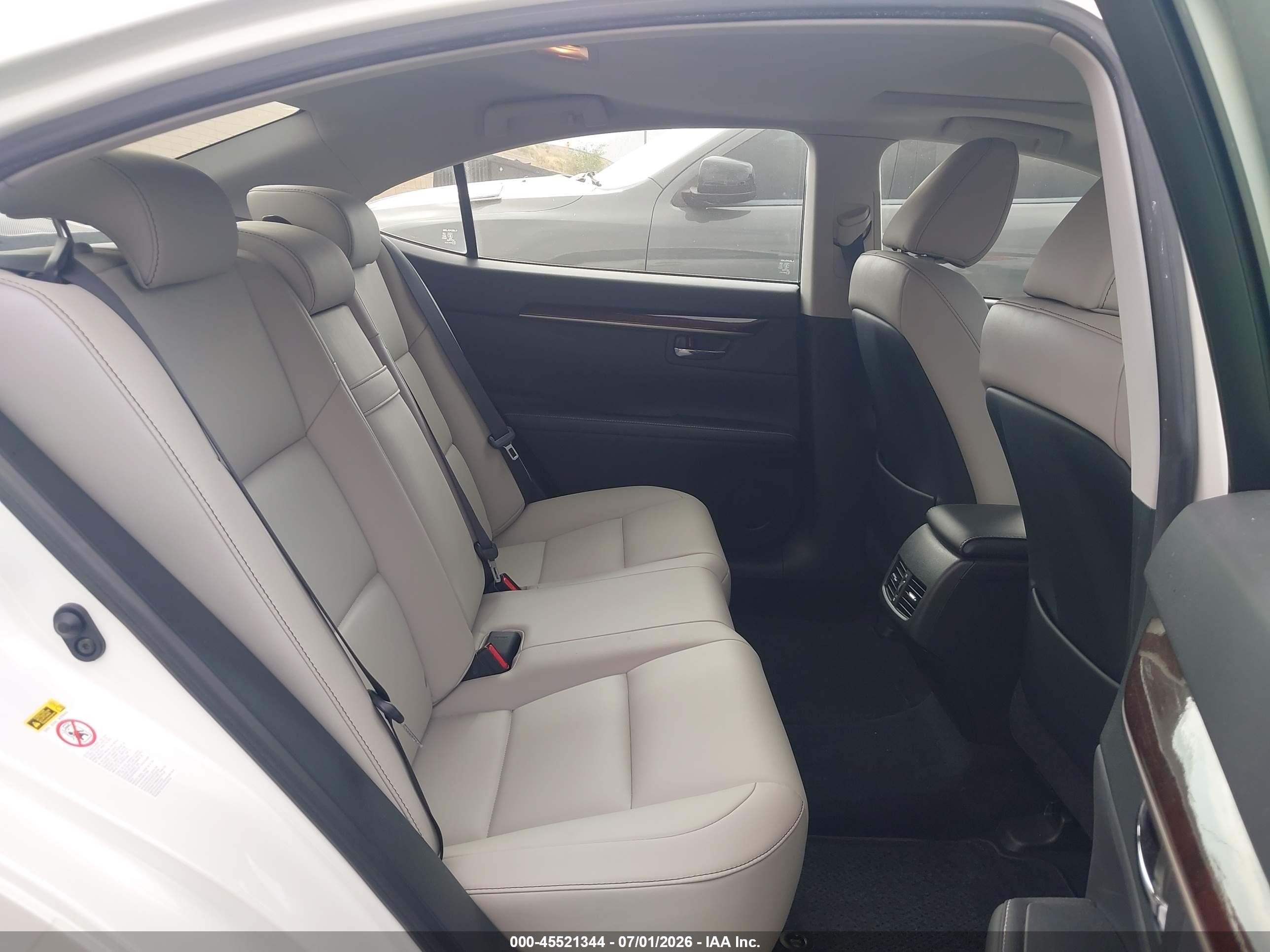 2013 Lexus Es 350   White vin: JTHBK1GG8D2013762