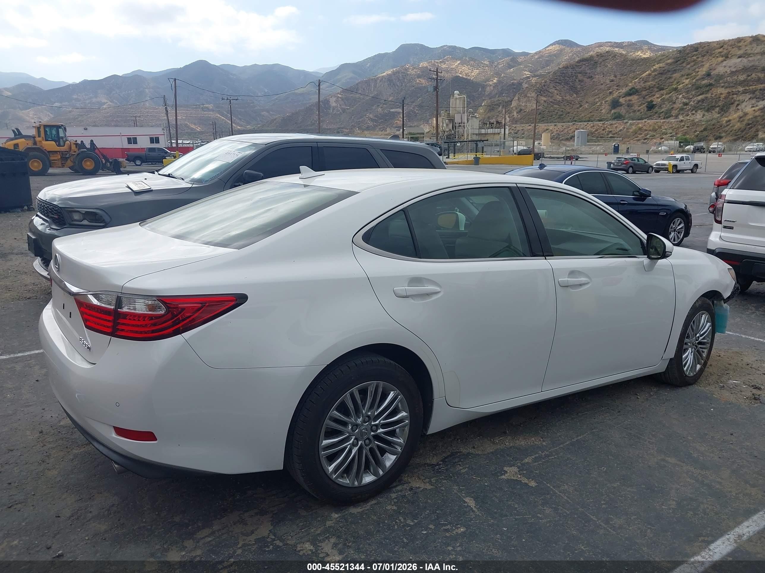 2013 Lexus Es 350   White vin: JTHBK1GG8D2013762