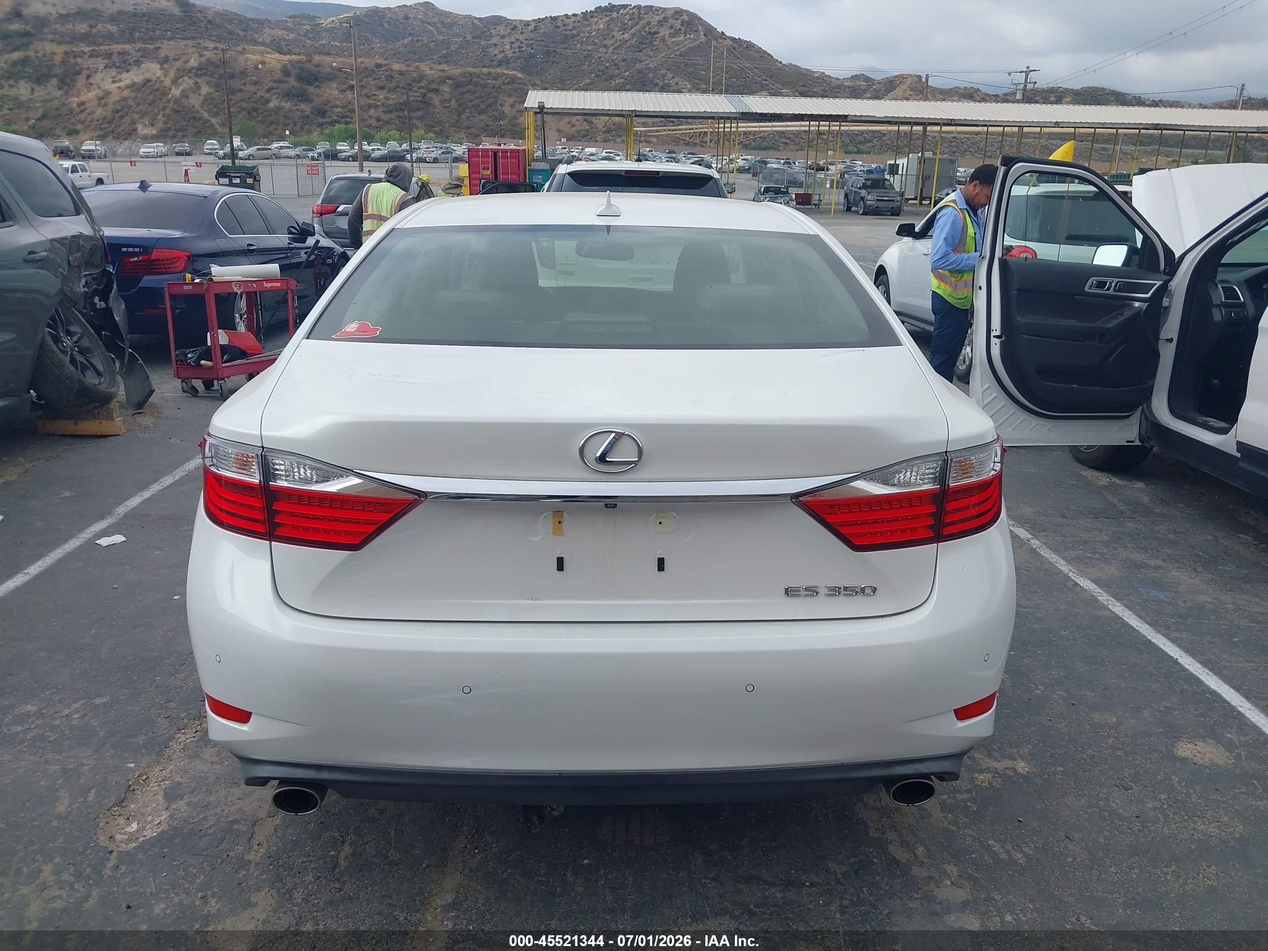 2013 Lexus Es 350   White vin: JTHBK1GG8D2013762
