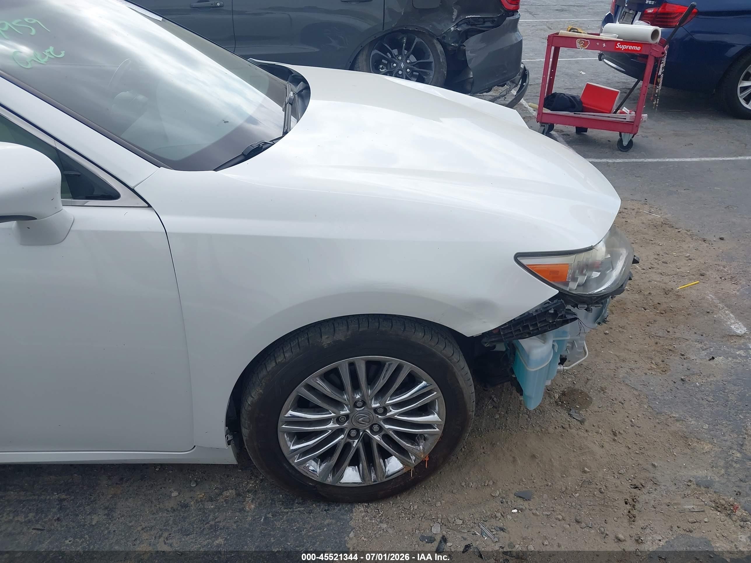 2013 Lexus Es 350   White vin: JTHBK1GG8D2013762