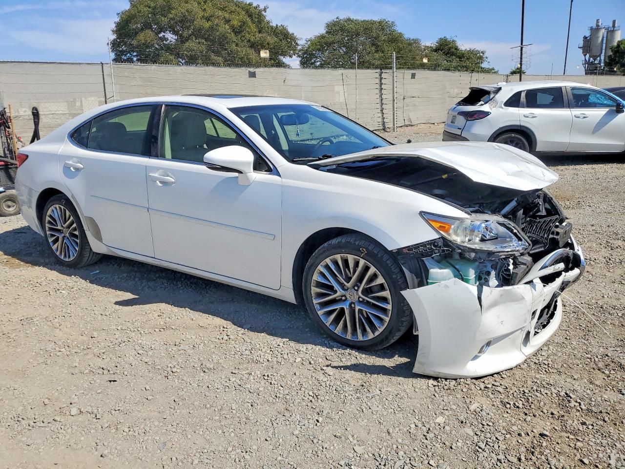 2013 Lexus Es 350 White vin: JTHBK1GG8D2022350