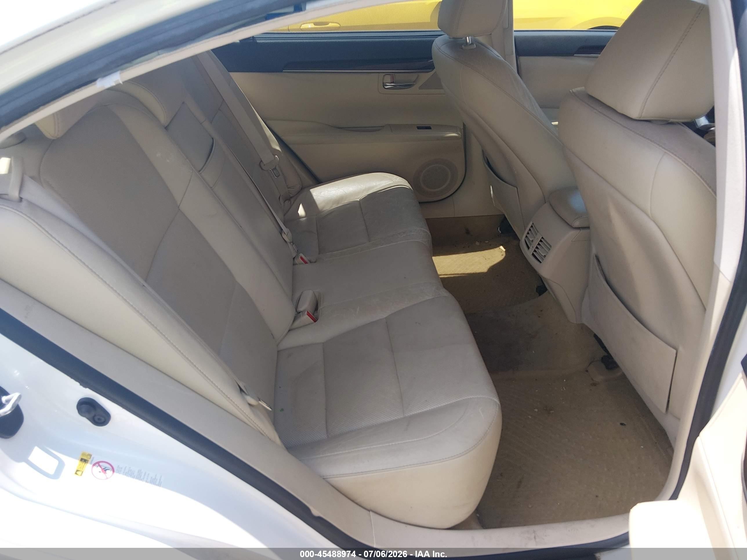 2013 Lexus Es 350   White vin: JTHBK1GG8D2059320