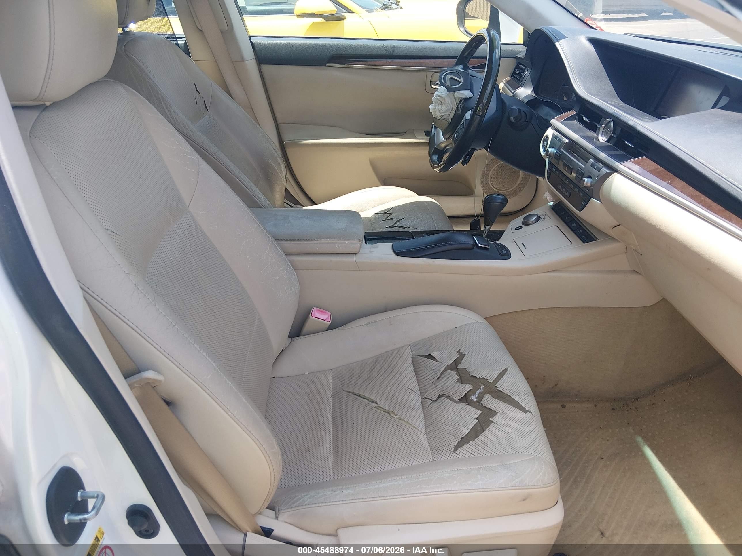 2013 Lexus Es 350   White vin: JTHBK1GG8D2059320