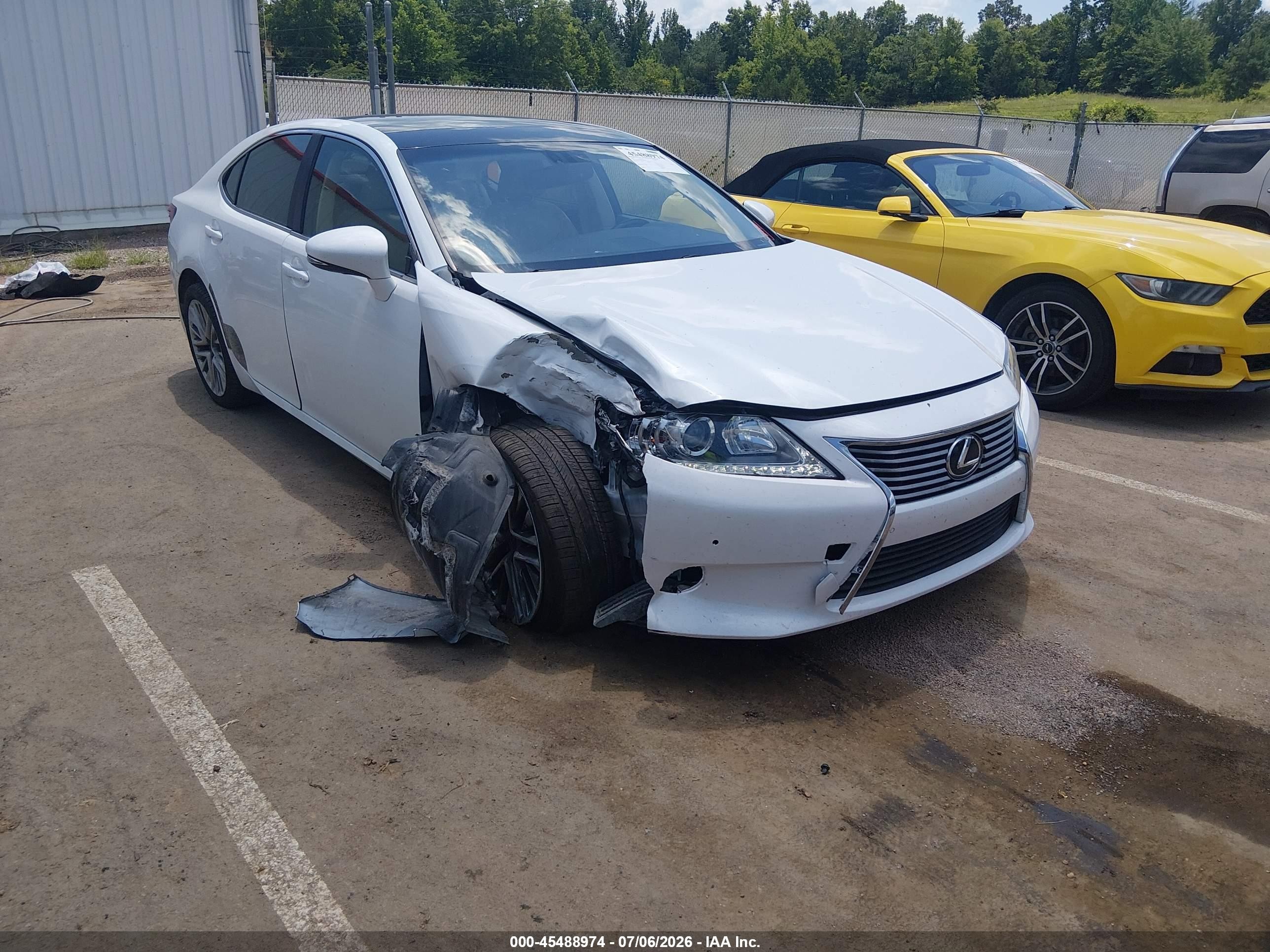 2013 Lexus Es 350   White vin: JTHBK1GG8D2059320