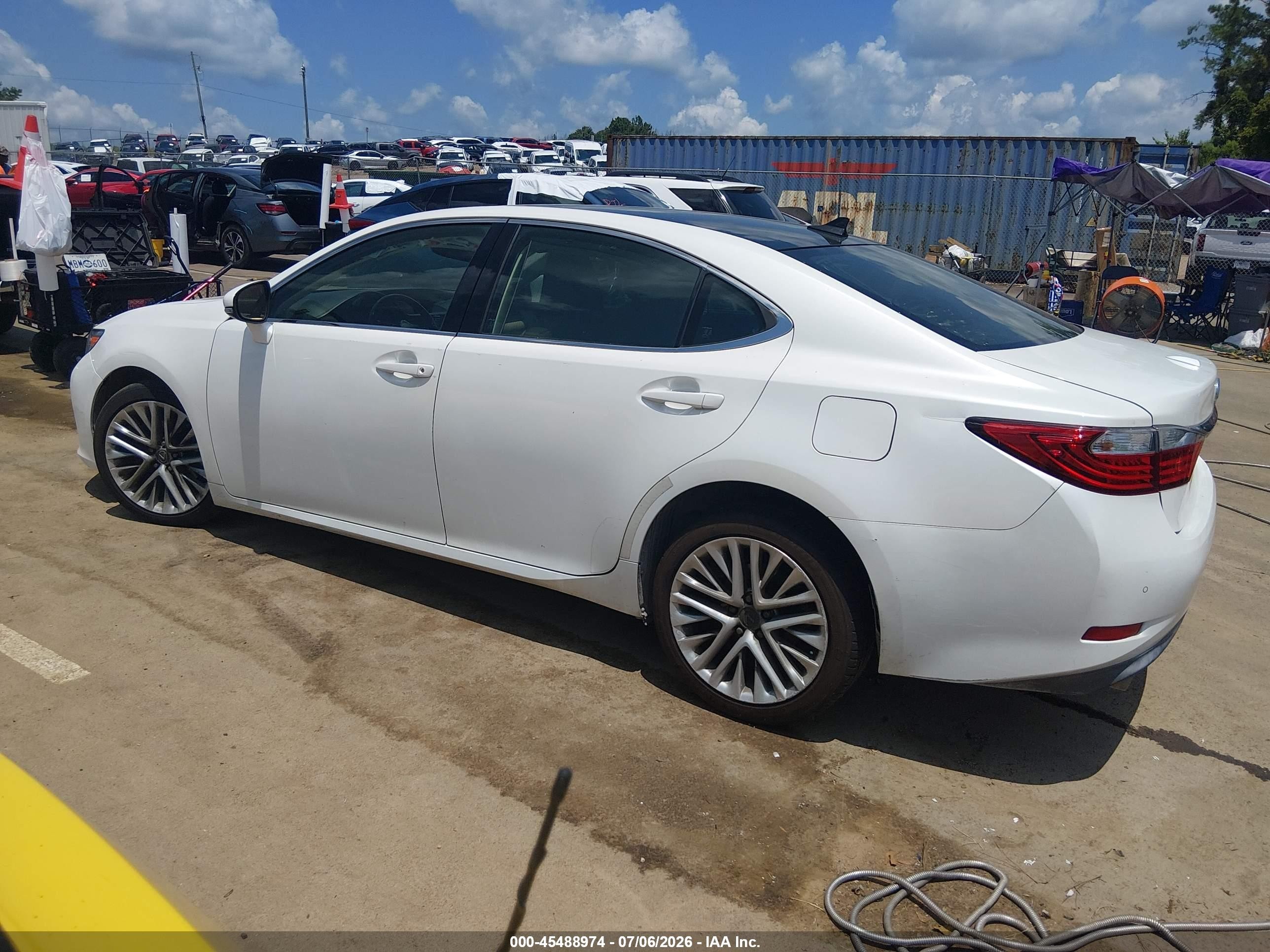 2013 Lexus Es 350   White vin: JTHBK1GG8D2059320
