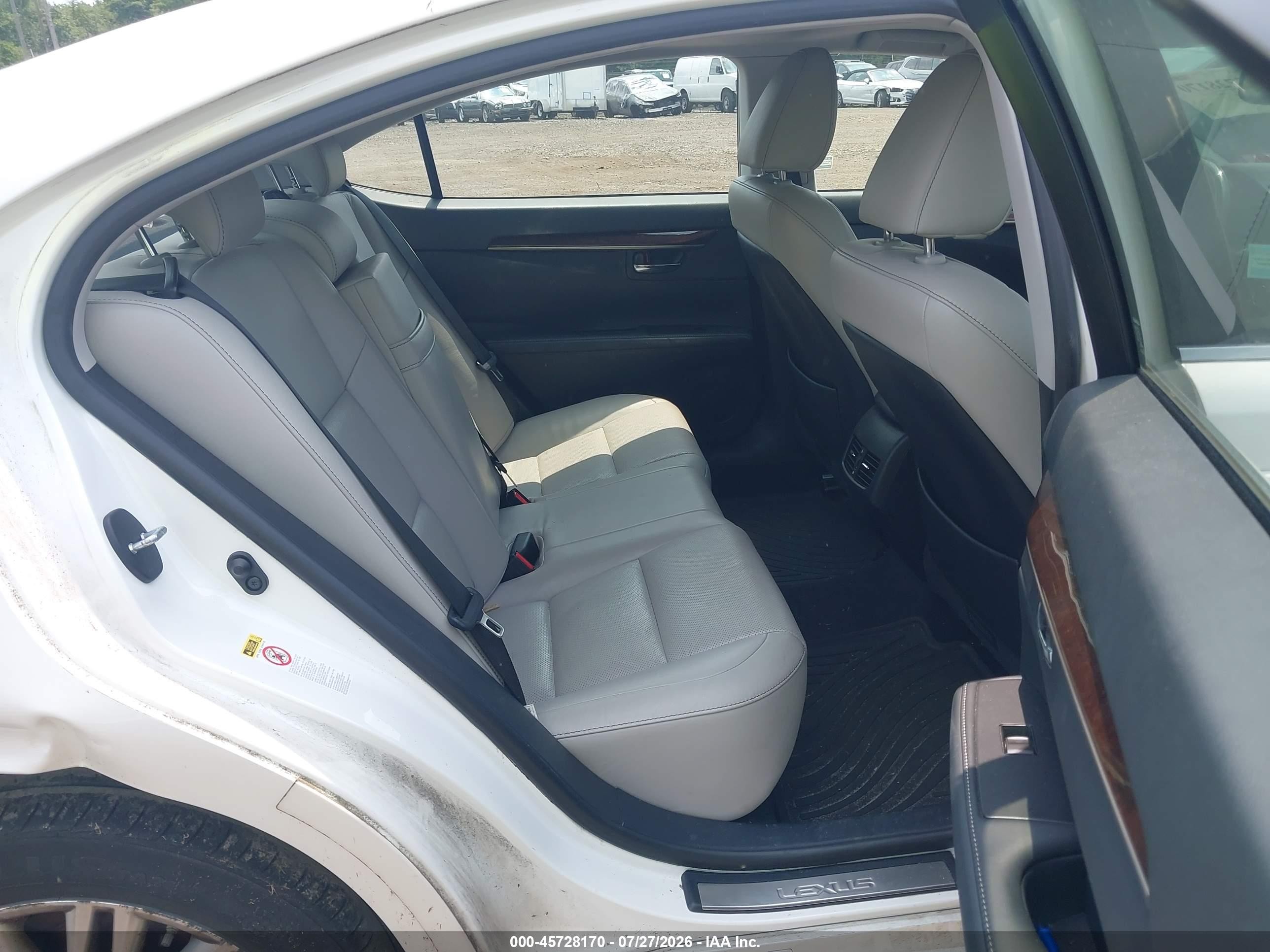 2013 Lexus Es 350   White vin: JTHBK1GG8D2079132