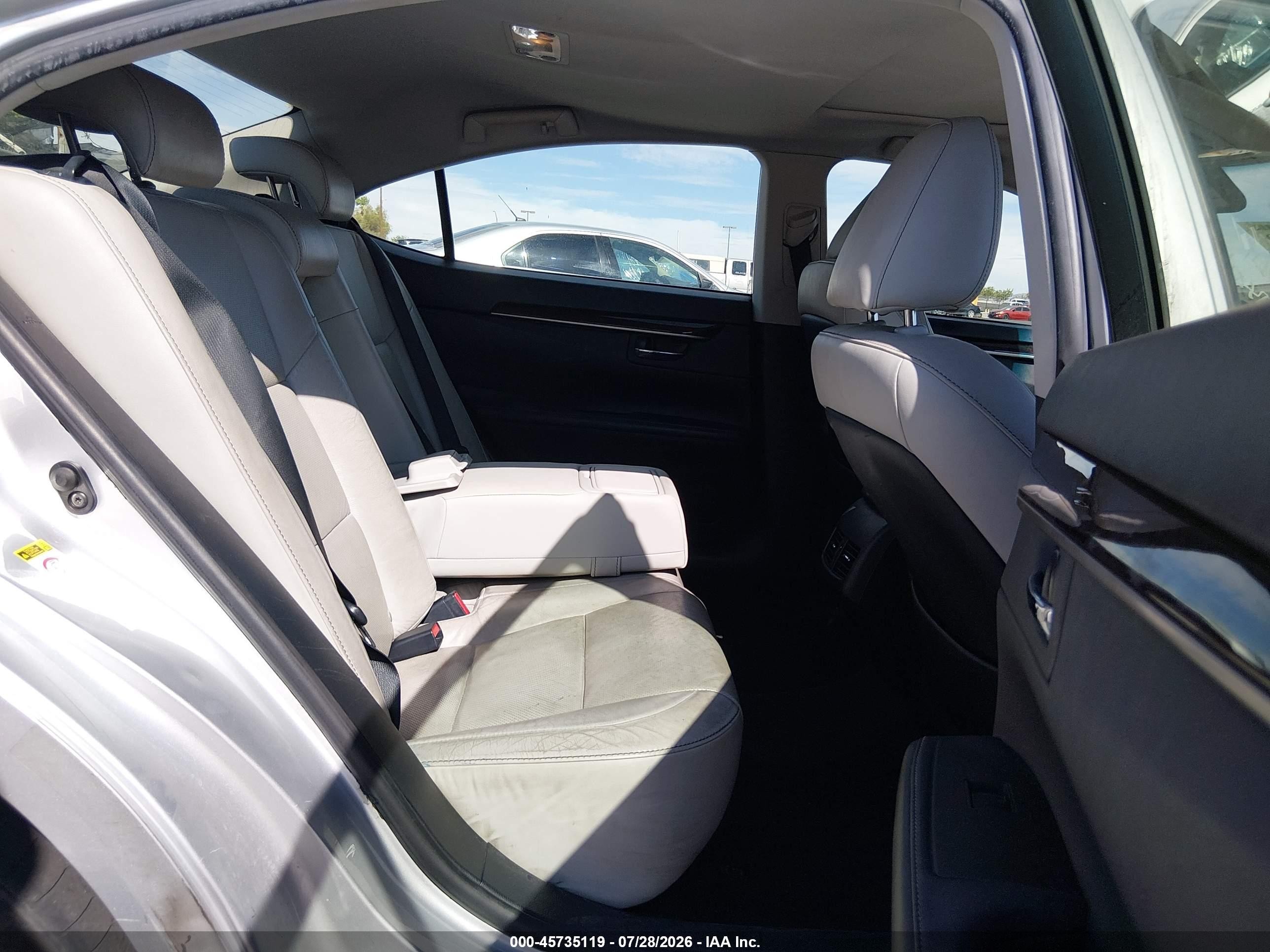 2013 Lexus Es 350   Silver vin: JTHBK1GG8D2080359