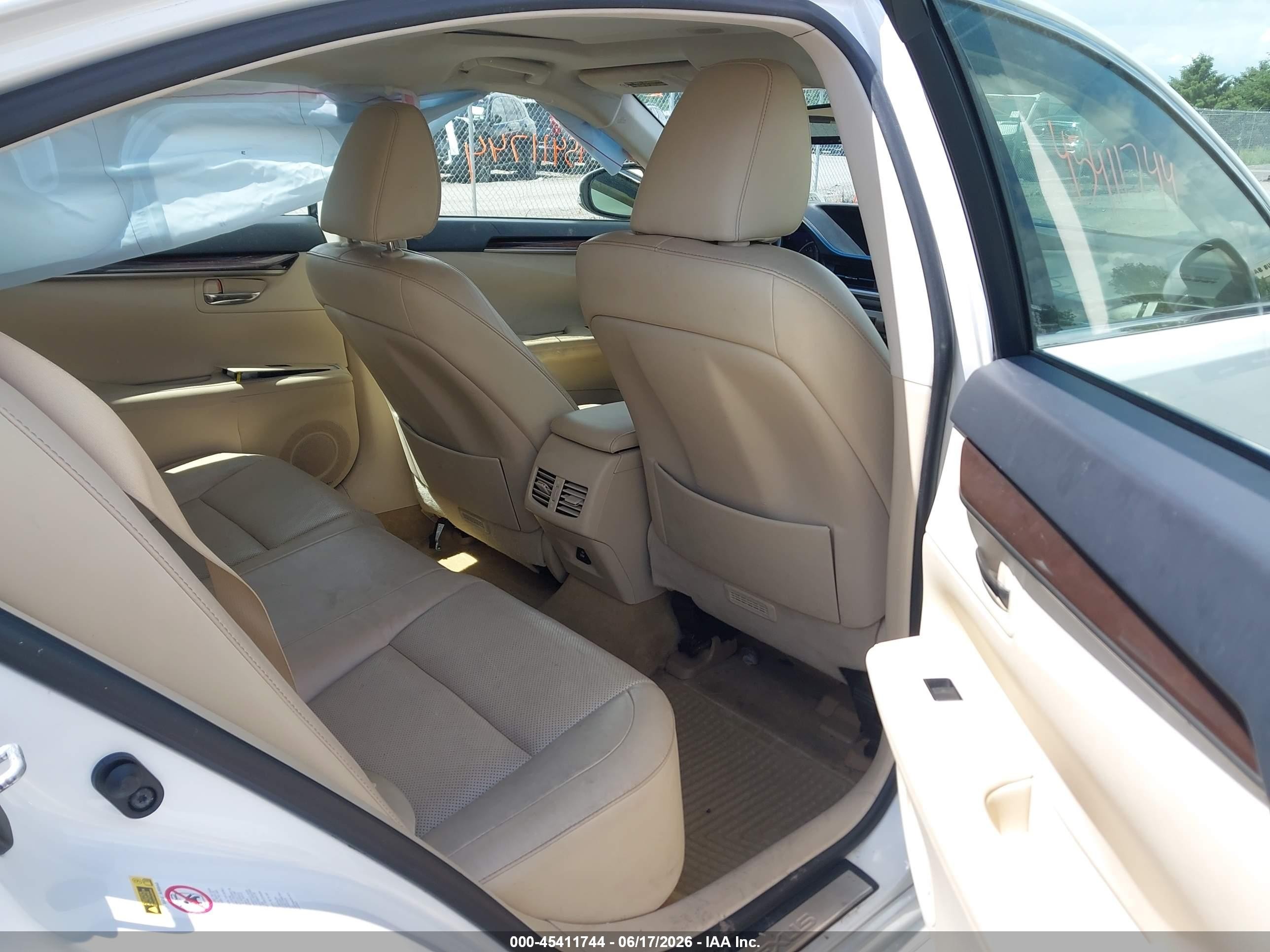2014 Lexus Es 350   Белый vin: JTHBK1GG8E2120019