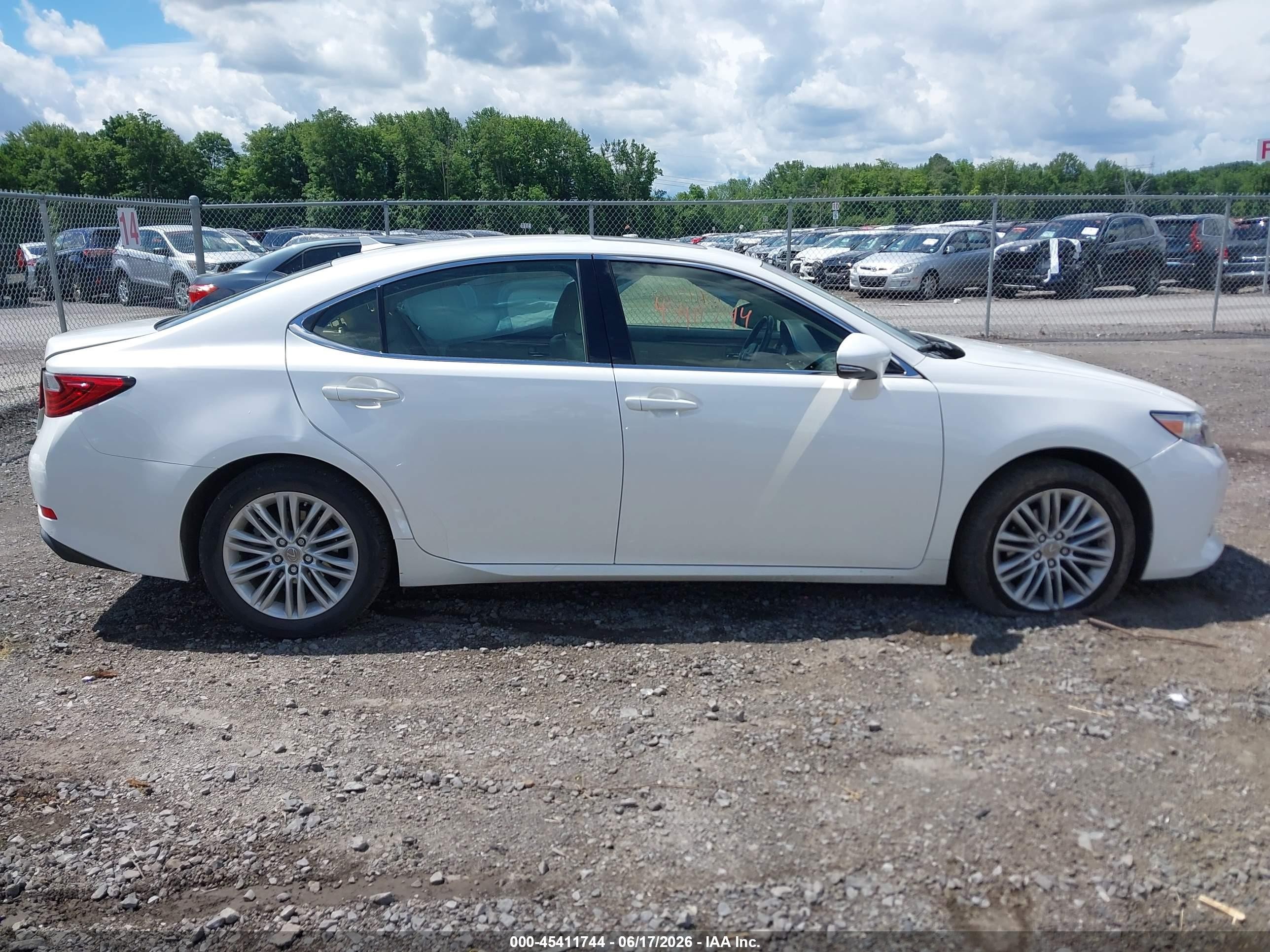 2014 Lexus Es 350   Белый vin: JTHBK1GG8E2120019