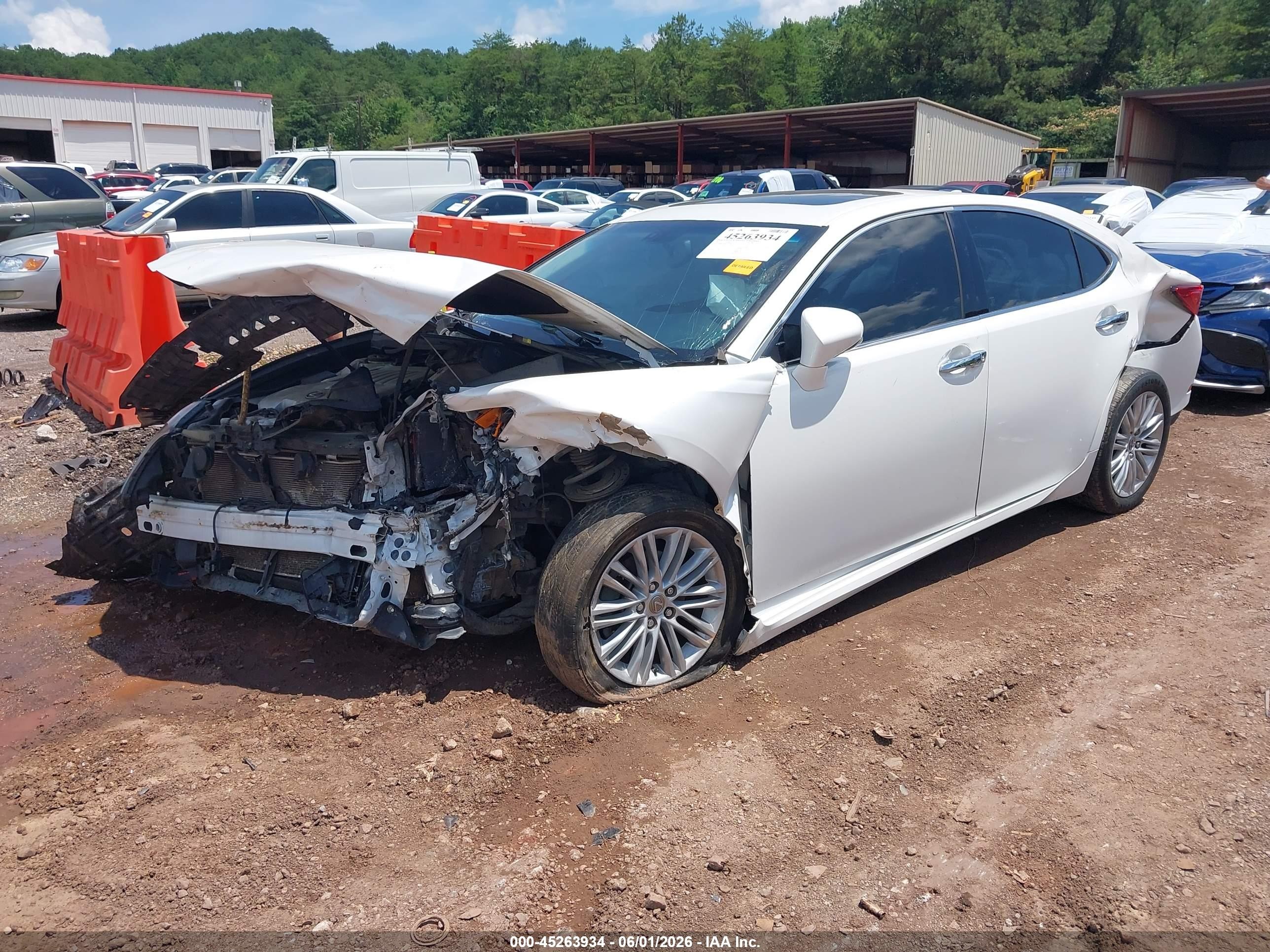 2015 Lexus Es 350   White vin: JTHBK1GG8F2165480