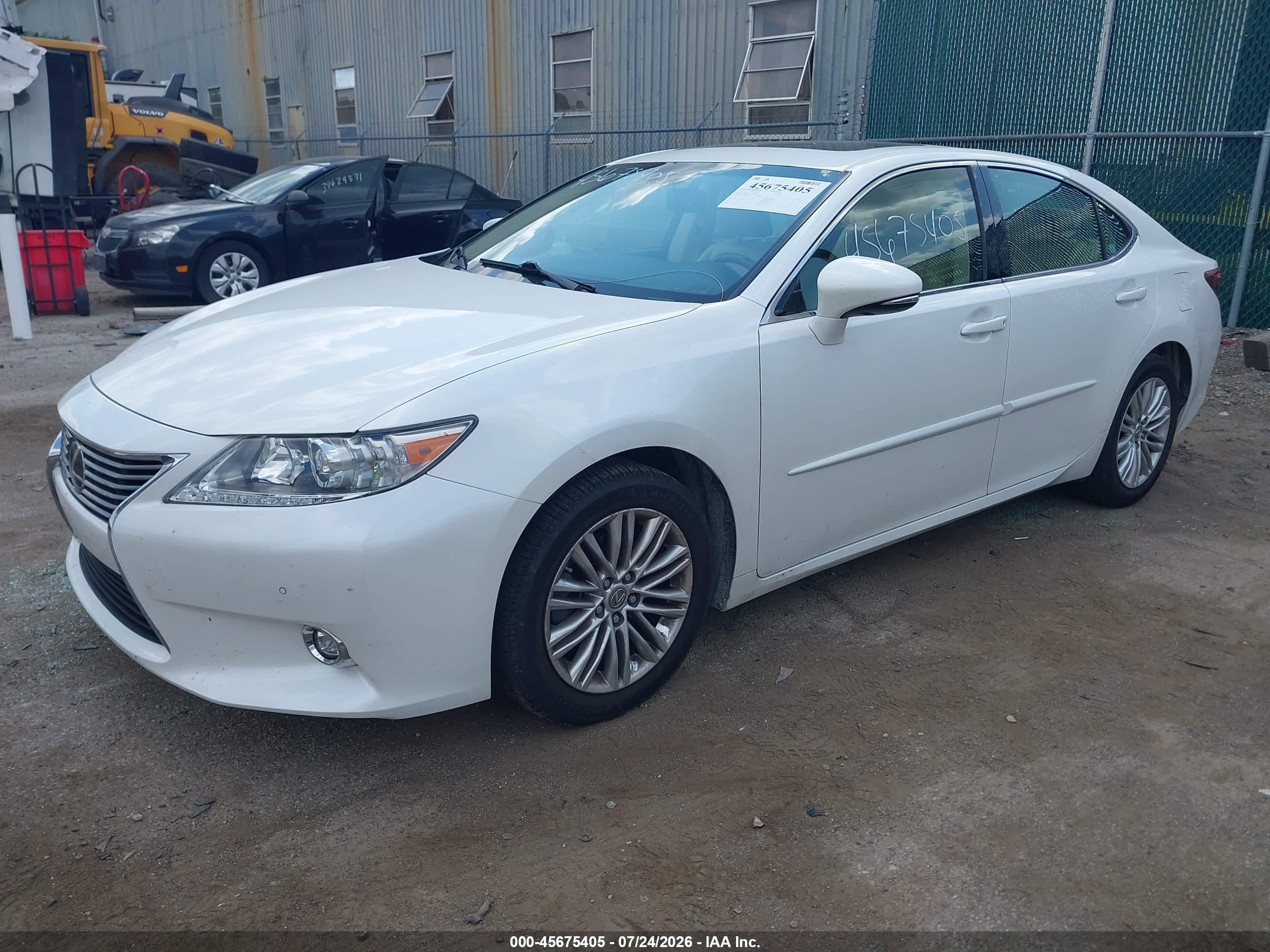 2015 Lexus Es 350   Белый vin: JTHBK1GG8F2198589