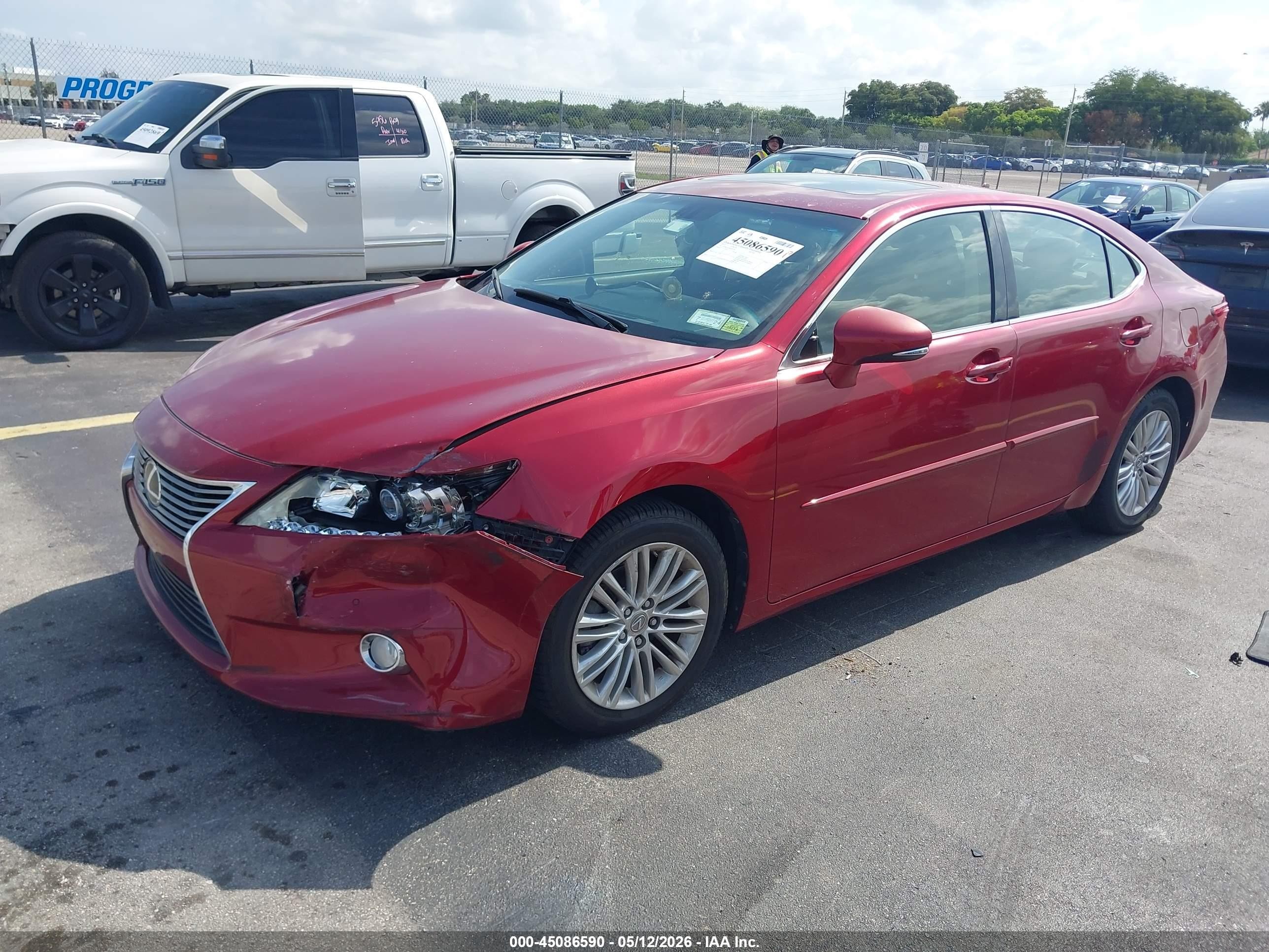 2013 Lexus Es 350 Red vin: JTHBK1GG9D2007243