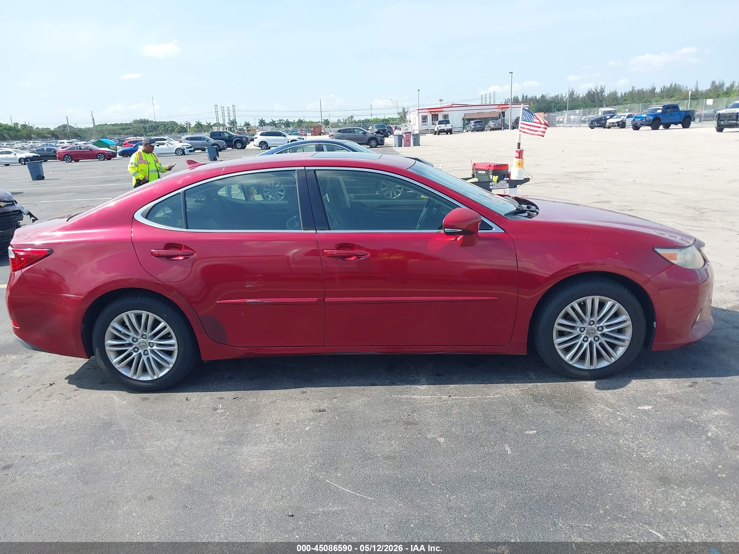 2013 Lexus Es 350 Red vin: JTHBK1GG9D2007243