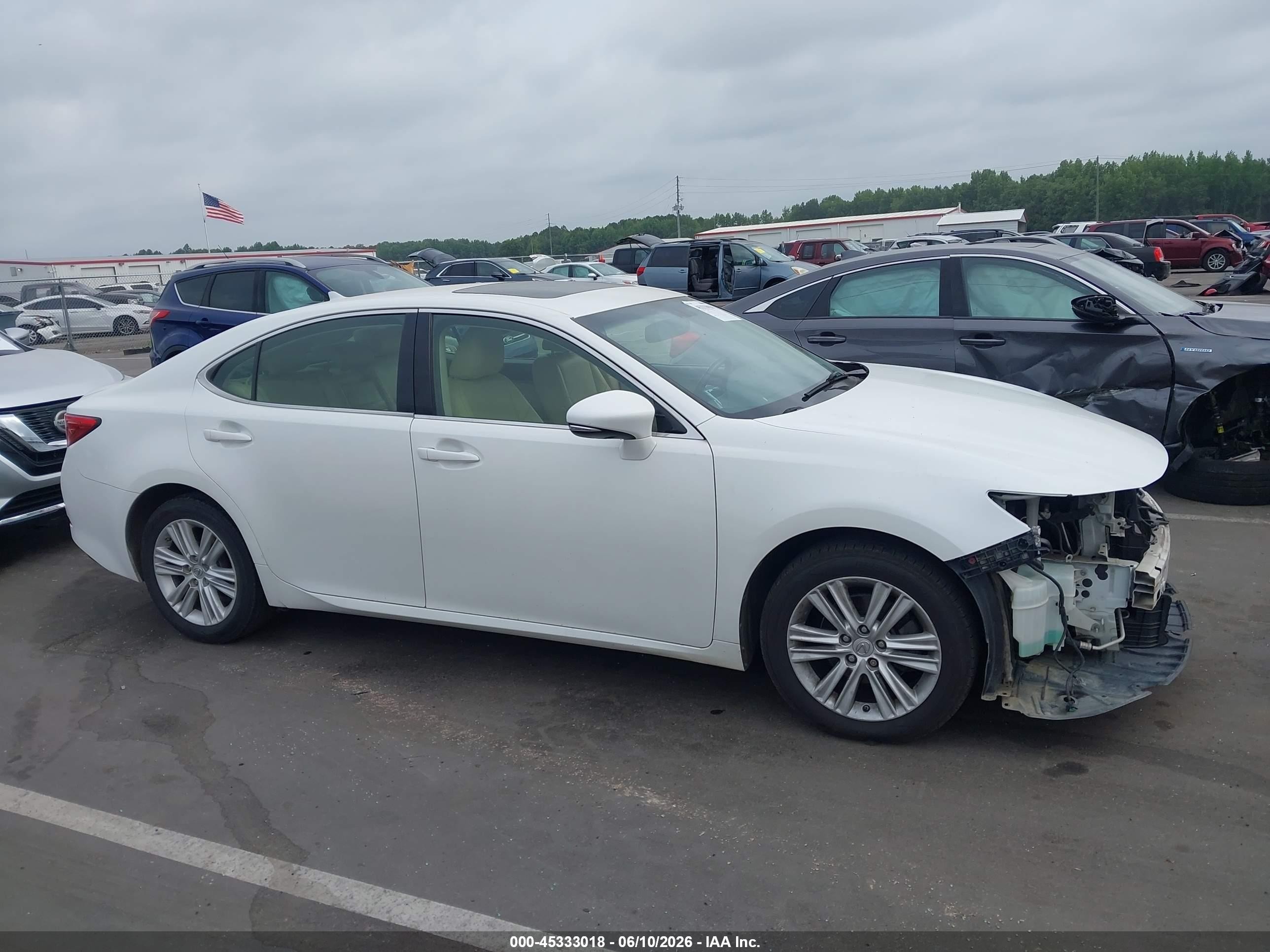 2013 Lexus Es 350   White vin: JTHBK1GG9D2017299