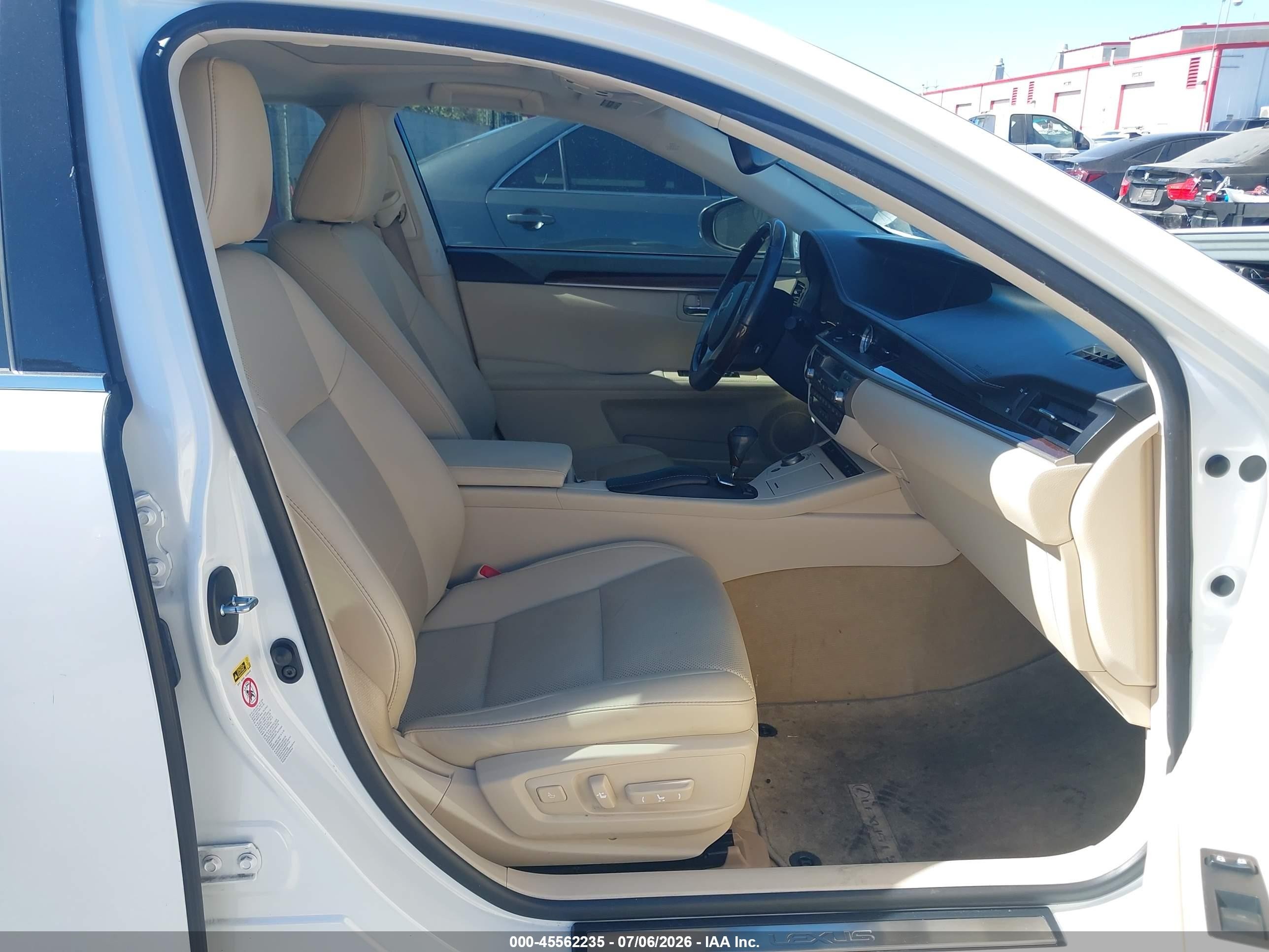 2014 Lexus Es 350   Белый vin: JTHBK1GG9E2122717