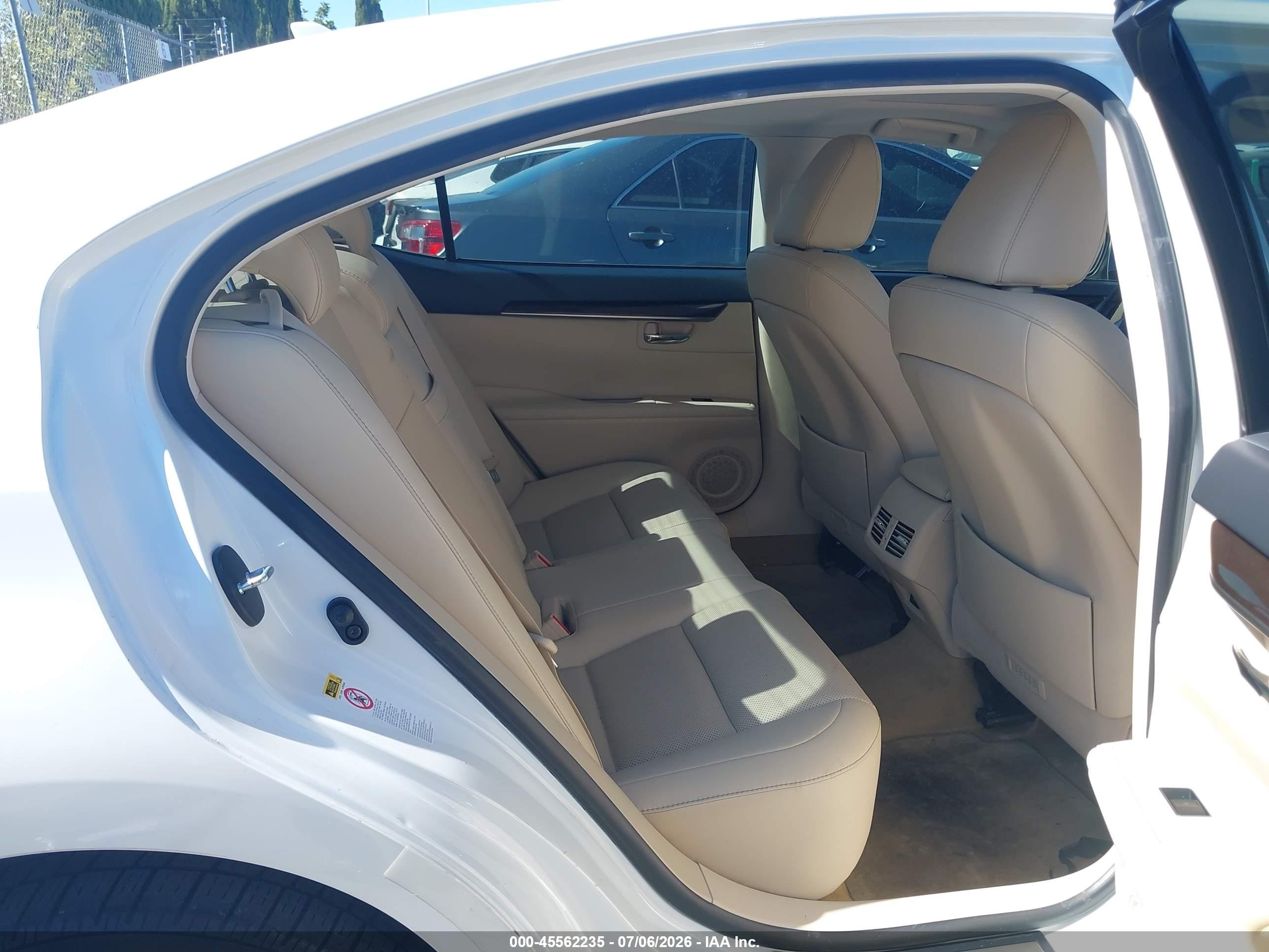 2014 Lexus Es 350   Белый vin: JTHBK1GG9E2122717