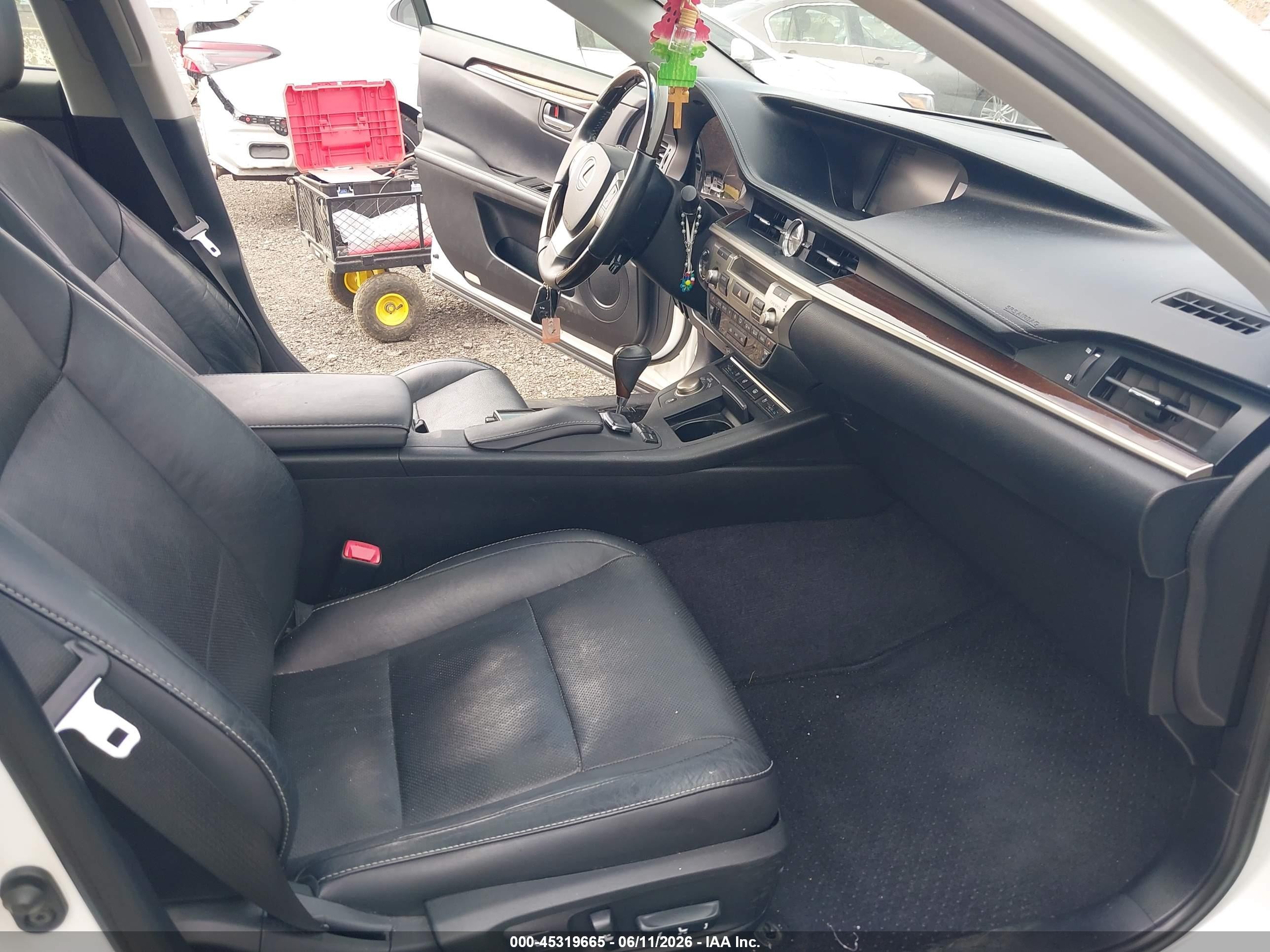 2015 Lexus Es 350   White vin: JTHBK1GG9F2160952