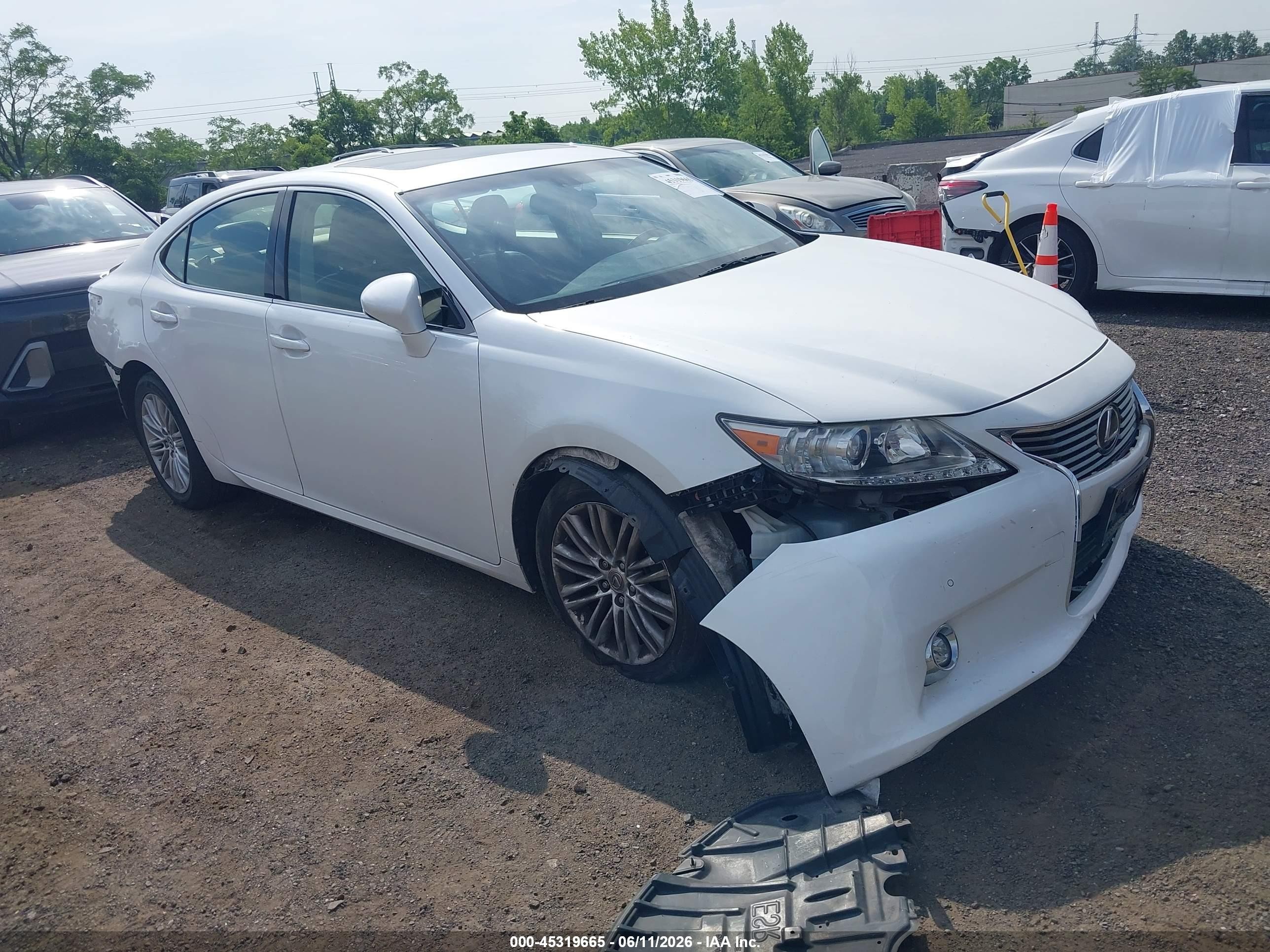2015 Lexus Es 350   White vin: JTHBK1GG9F2160952