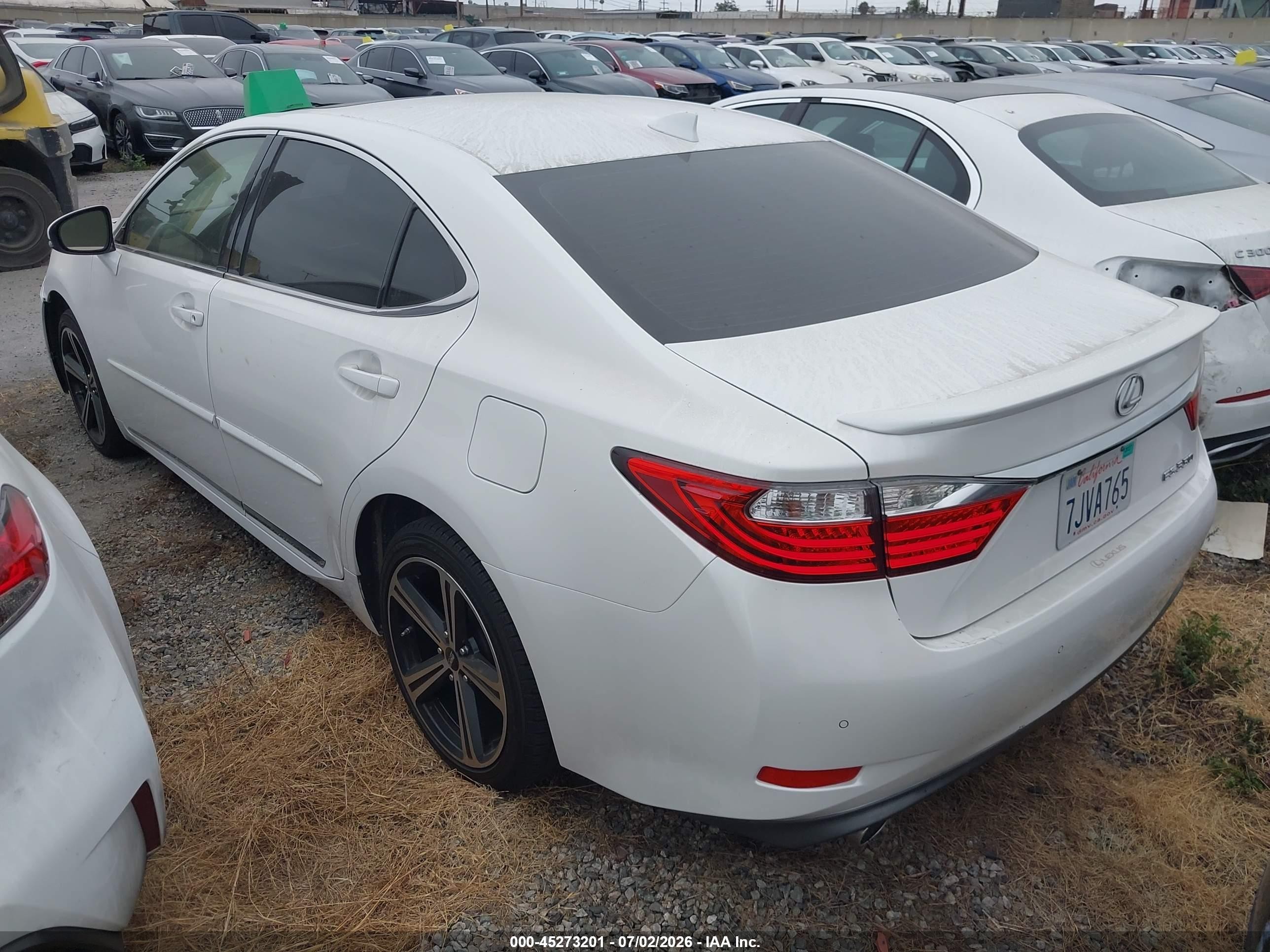 2015 Lexus Es 350   White vin: JTHBK1GG9F2174625