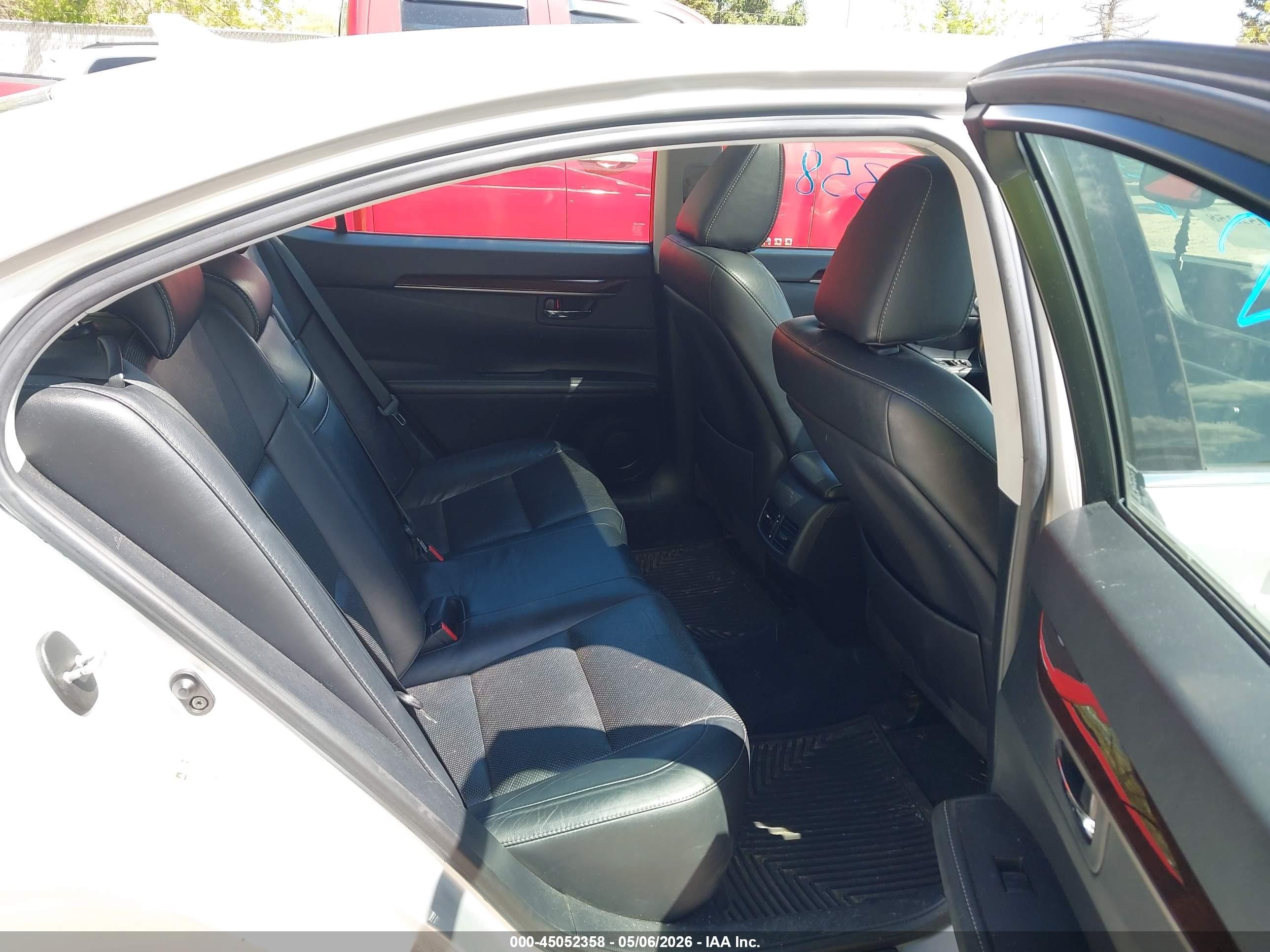 2013 Lexus Es 350   Серебряный vin: JTHBK1GGXD2027453