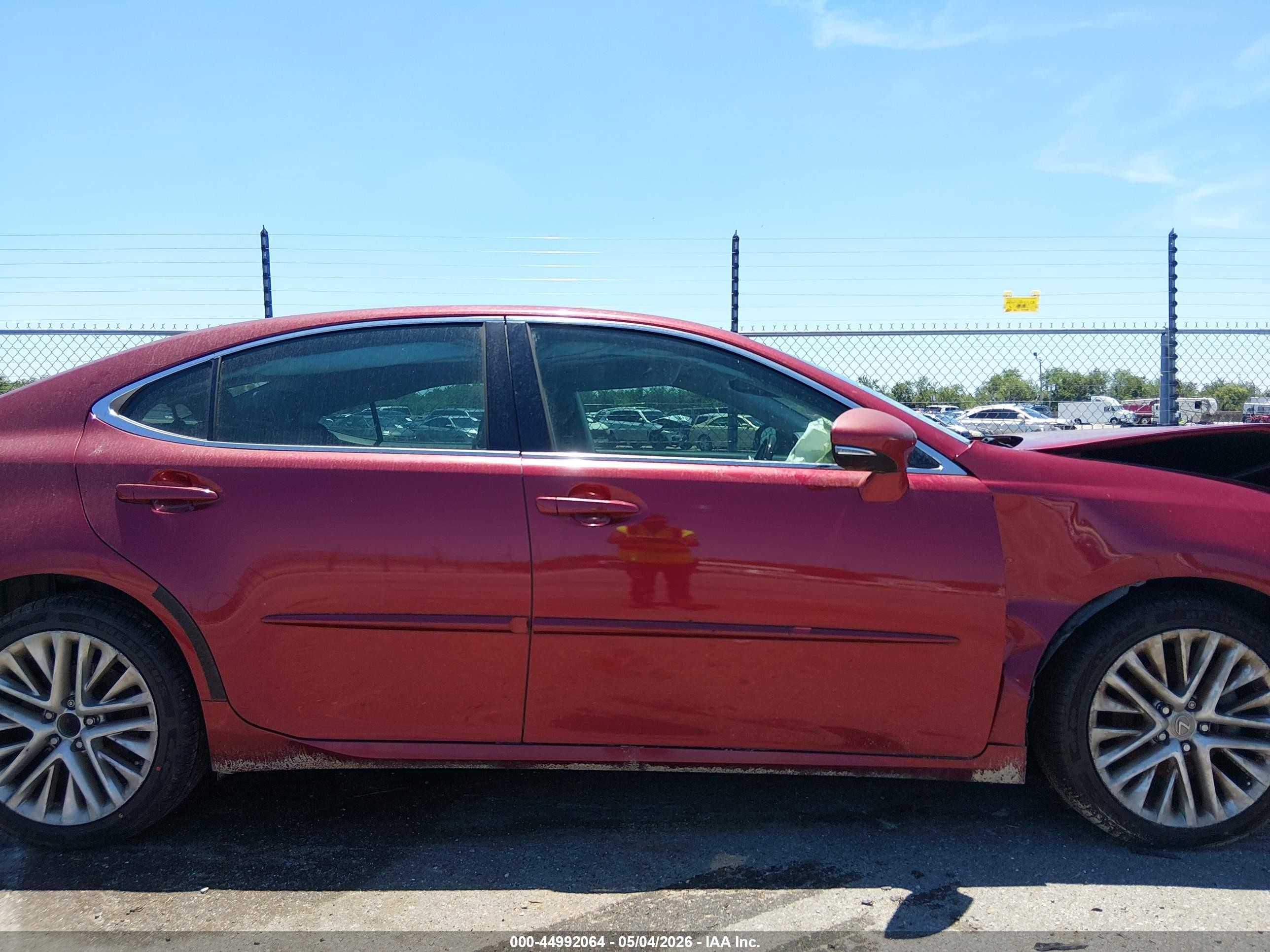 2014 Lexus Es 350   Red vin: JTHBK1GGXE2119972