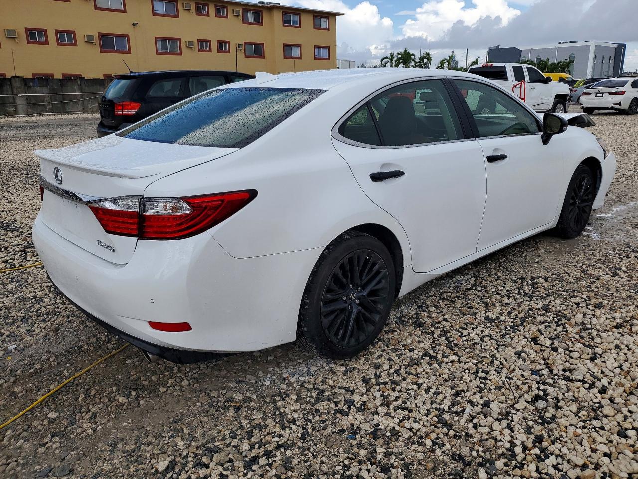 2015 Lexus Es 350 White vin: JTHBK1GGXF2165559