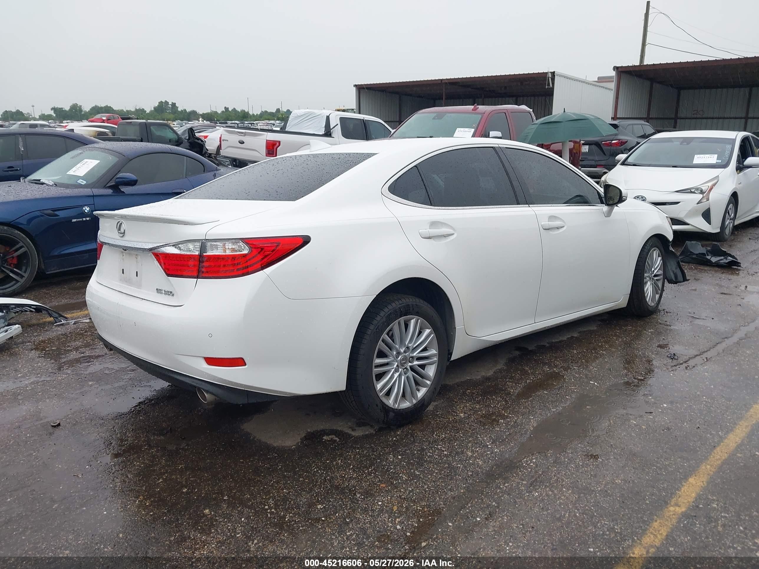 2015 Lexus Es 350   White vin: JTHBK1GGXF2207597