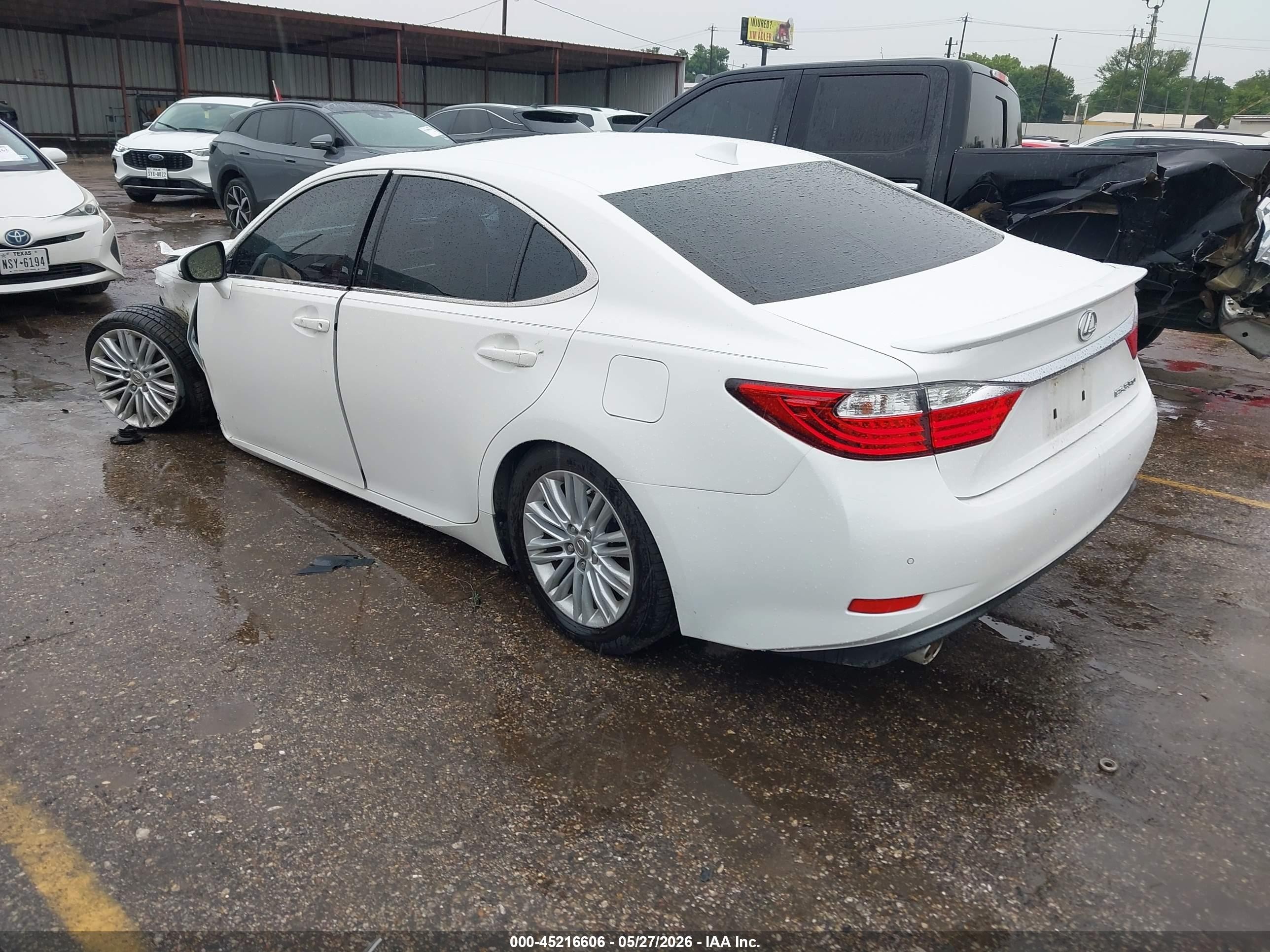 2015 Lexus Es 350   White vin: JTHBK1GGXF2207597