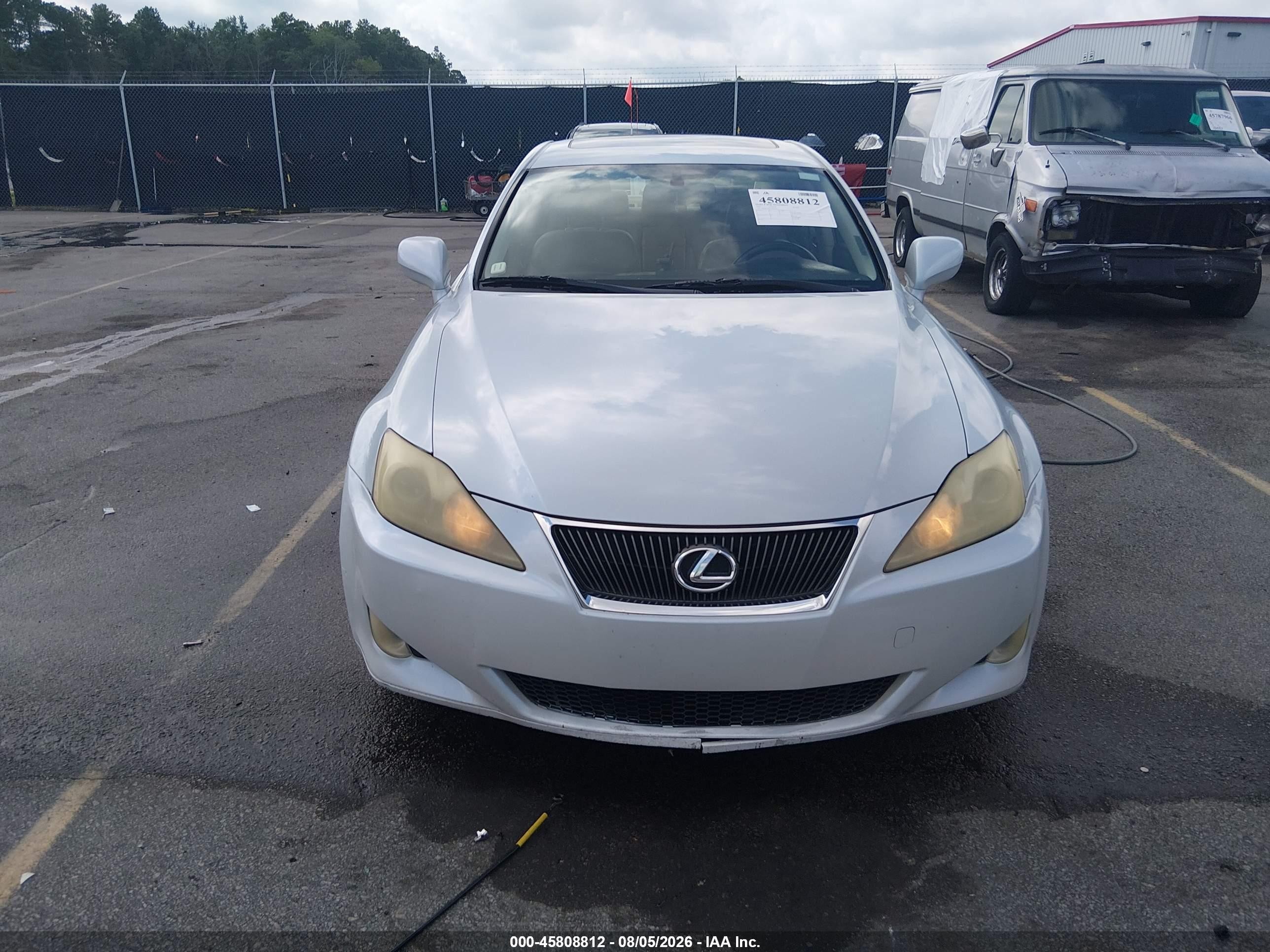 2007 Lexus Is 250   White vin: JTHBK262075040498
