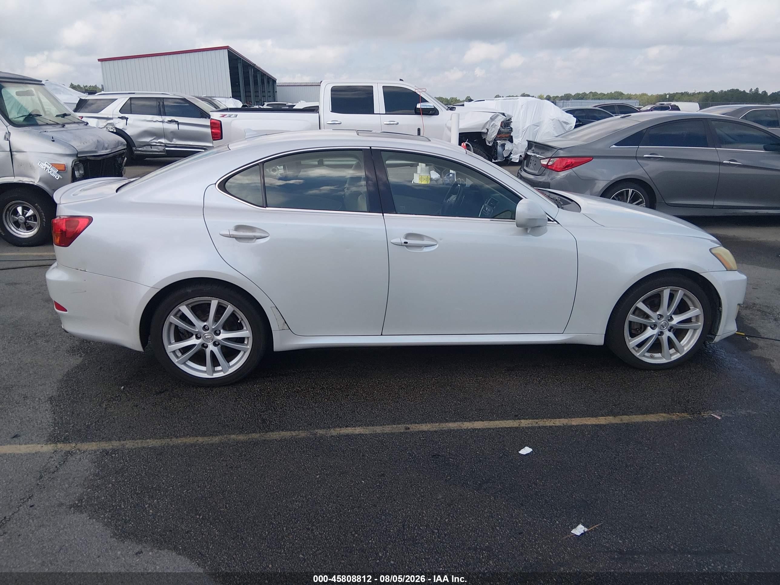 2007 Lexus Is 250   White vin: JTHBK262075040498