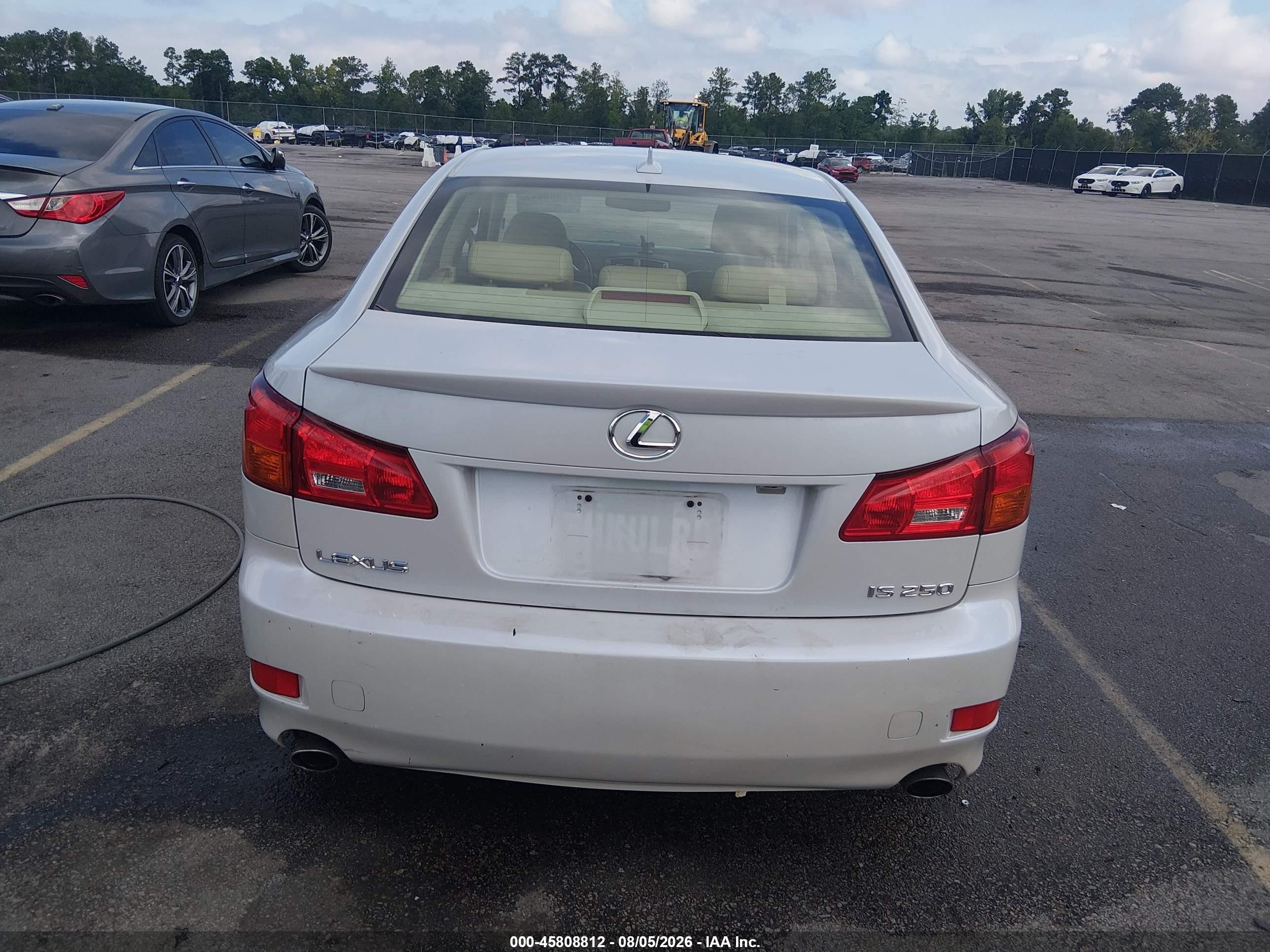 2007 Lexus Is 250   White vin: JTHBK262075040498