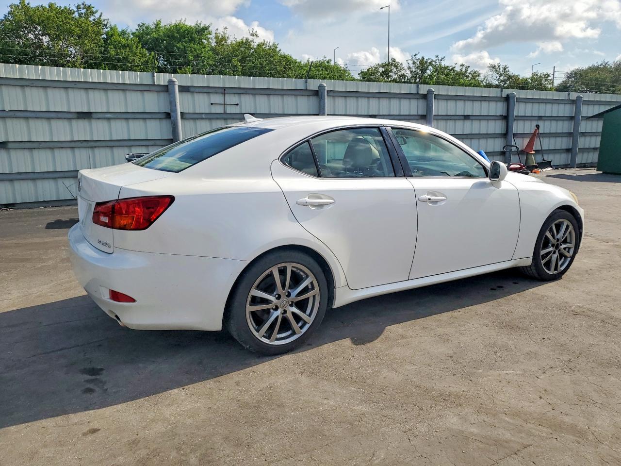2008 Lexus Is 250 Base White vin: JTHBK262185065377