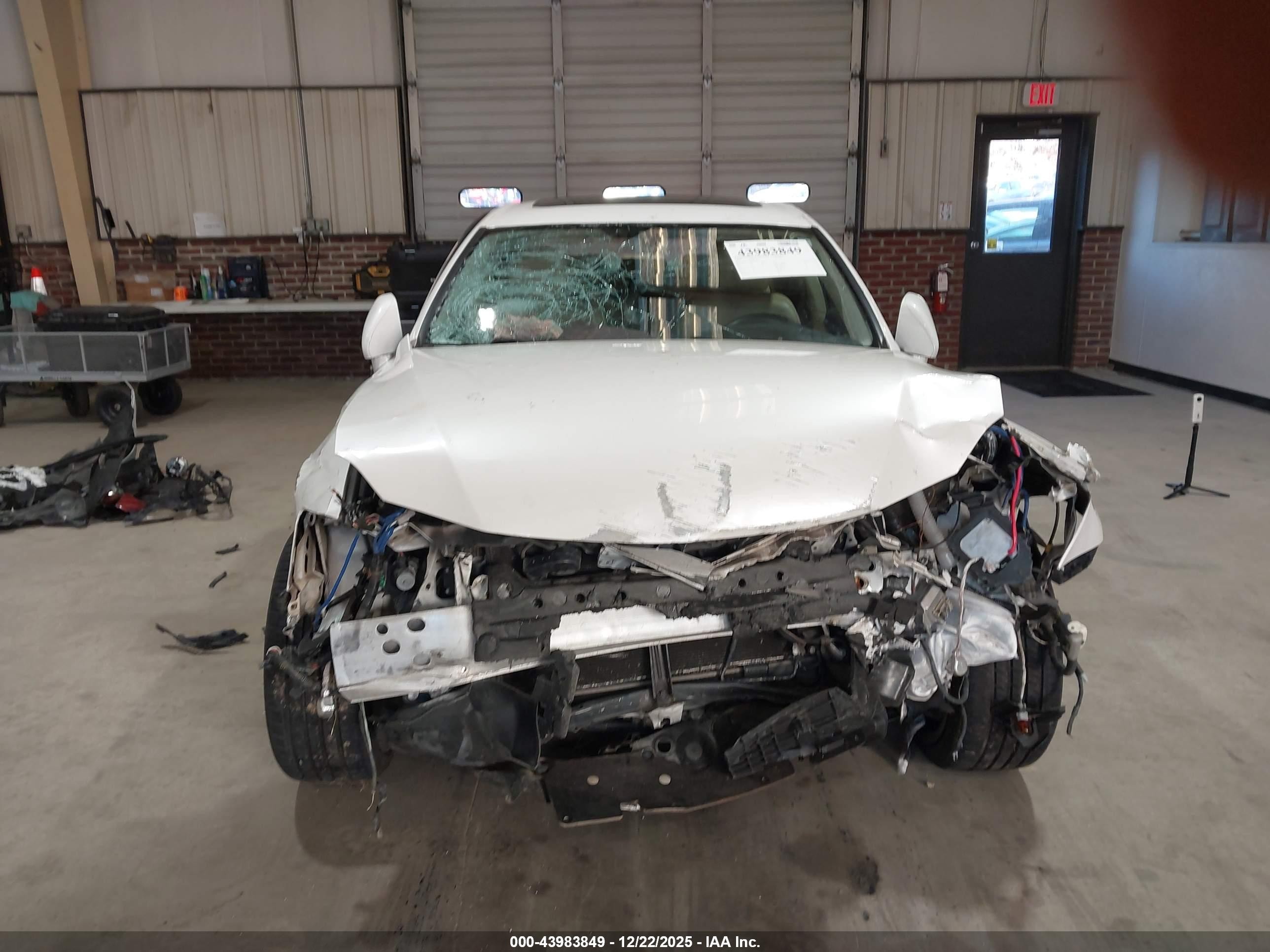 2008 Lexus Is 250   White vin: JTHBK262282080360