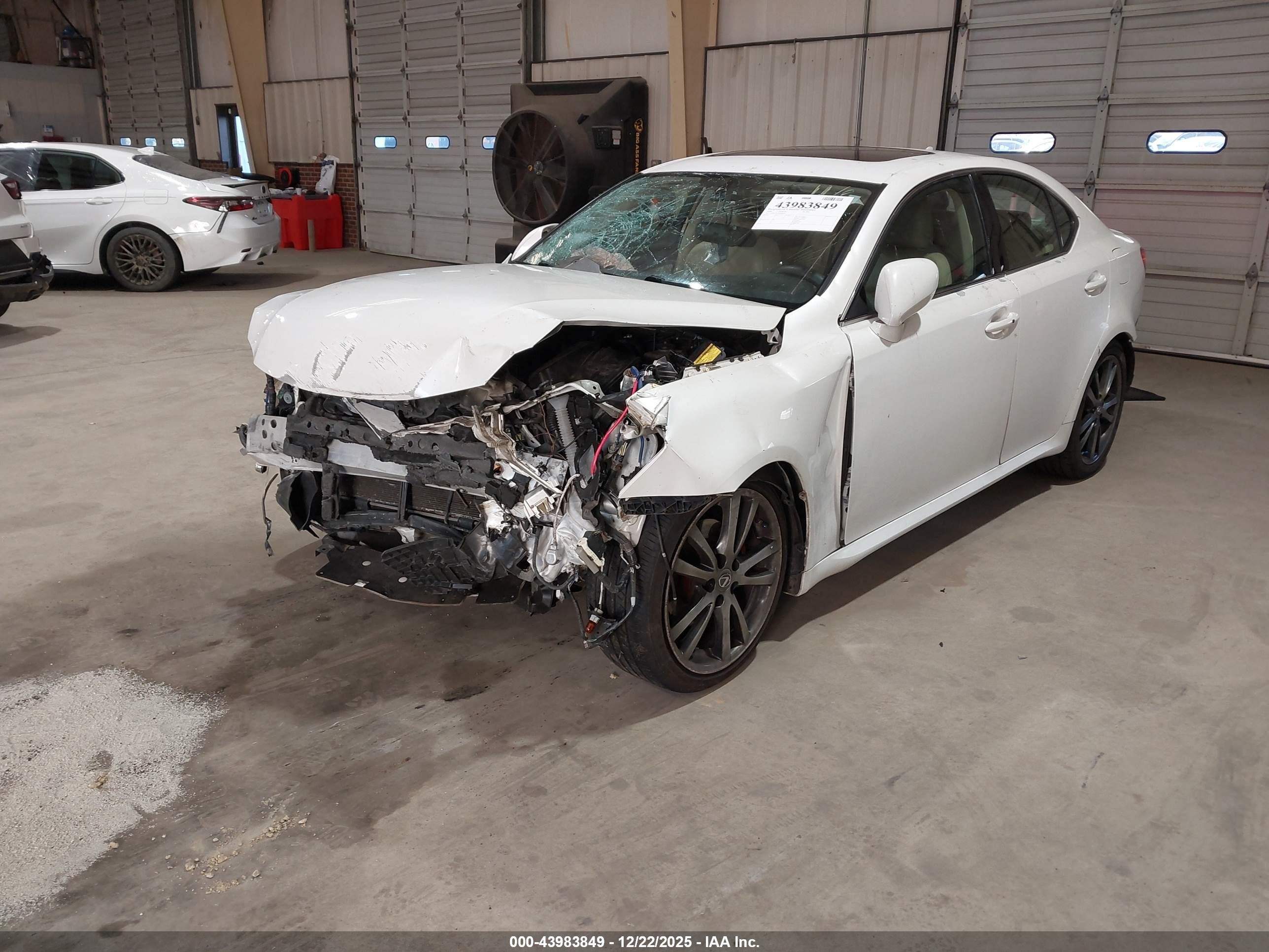 2008 Lexus Is 250   White vin: JTHBK262282080360