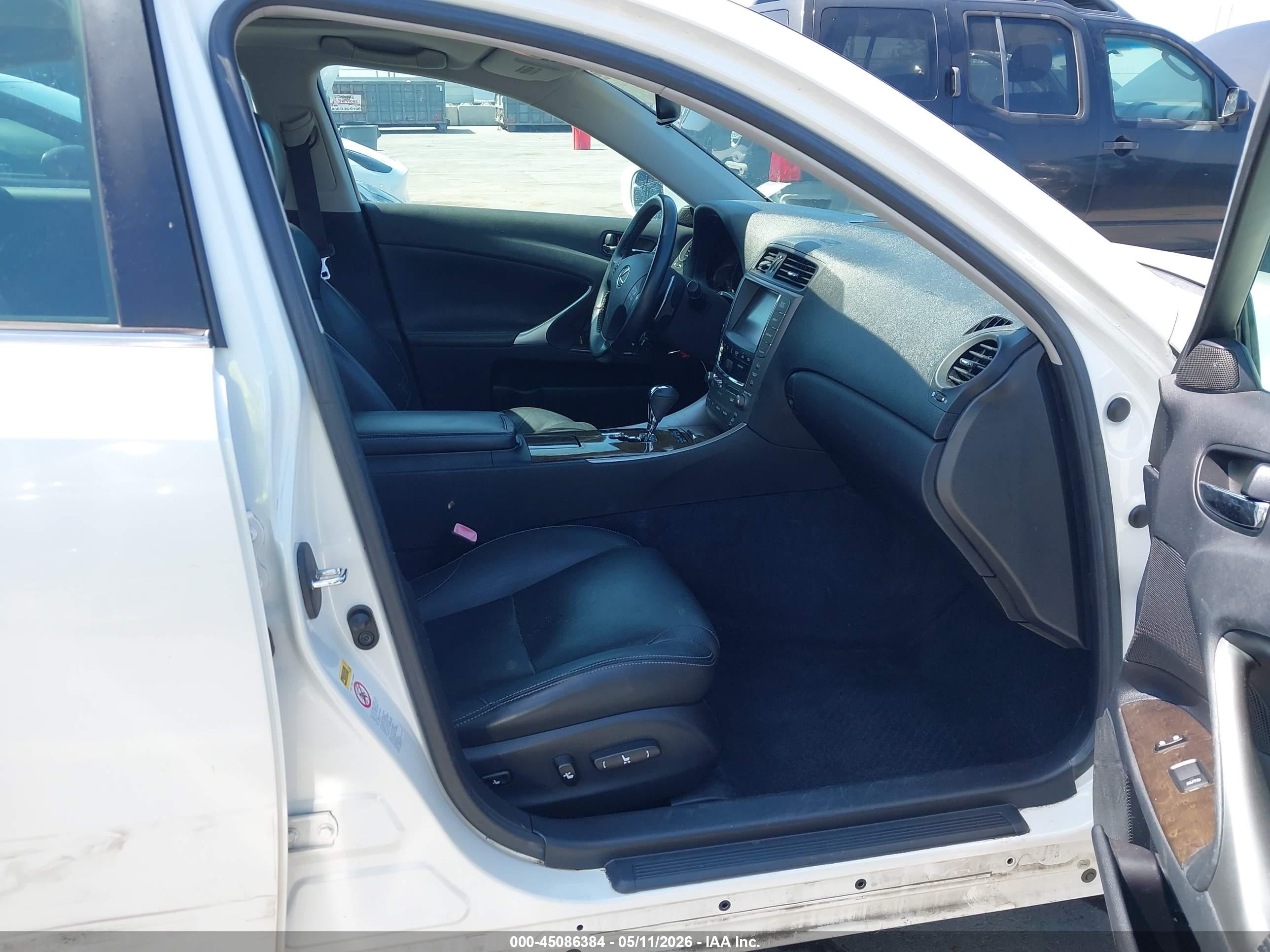 2009 Lexus Is 250   White vin: JTHBK262295093268