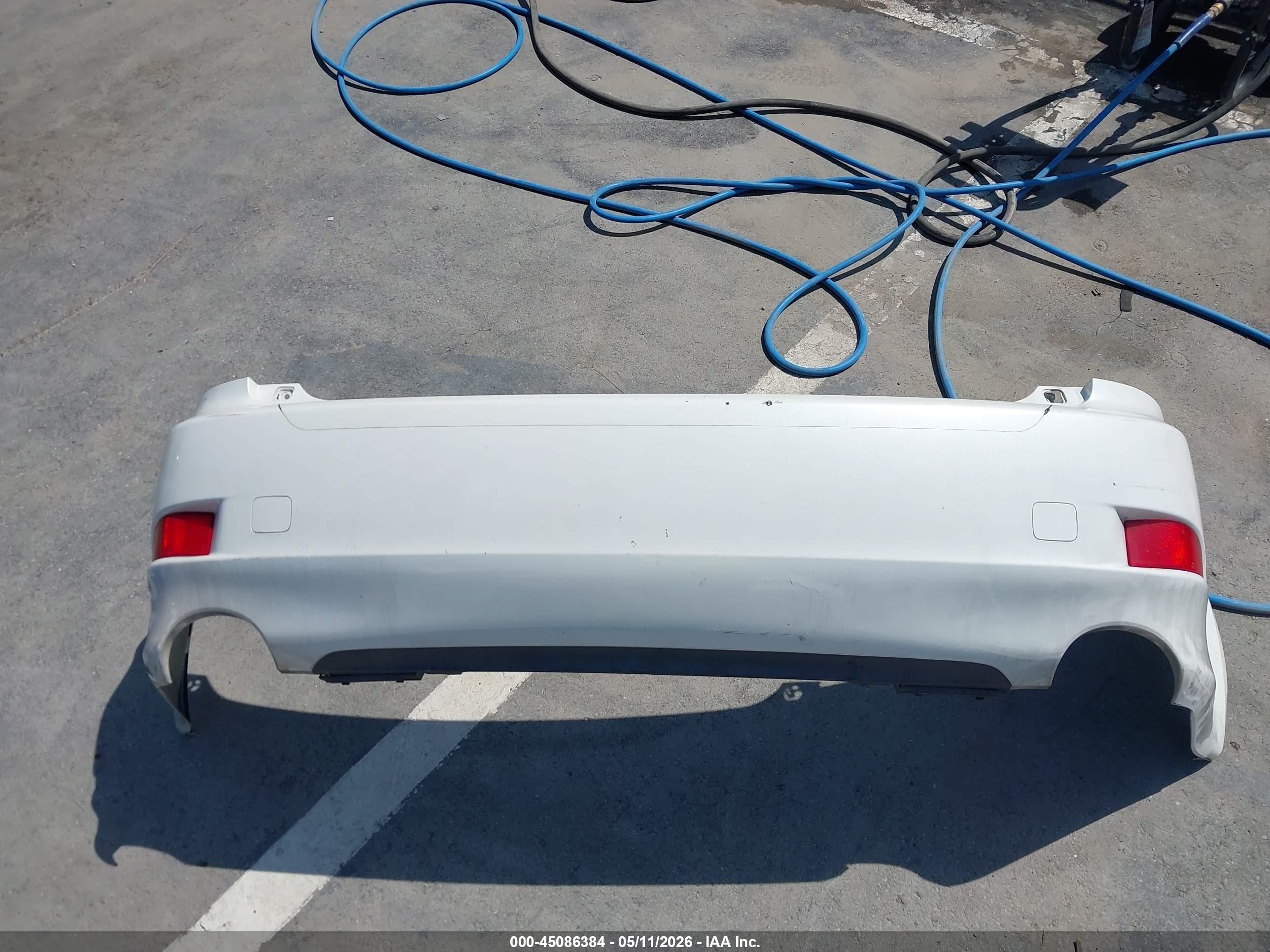 2009 Lexus Is 250   White vin: JTHBK262295093268