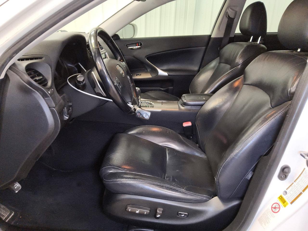 2009 Lexus Is 250 Base White vin: JTHBK262392088775
