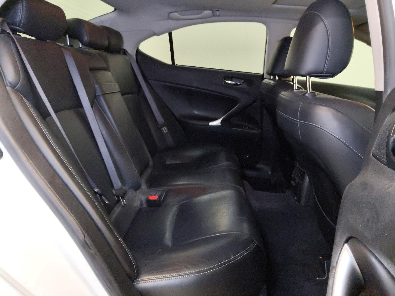 2009 Lexus Is 250 Base White vin: JTHBK262392088775