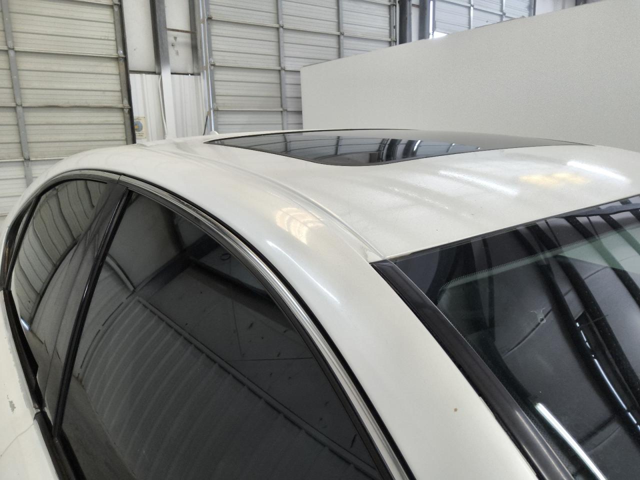 2009 Lexus Is 250 Base White vin: JTHBK262392088775 Damage: Right Drip Rail, Chipped, 3