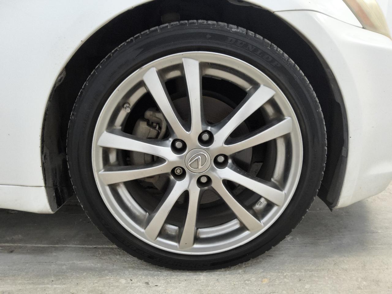 2009 Lexus Is 250 Base White vin: JTHBK262392088775 Damage: Right Front Wheel, Curb Rash, 1 To 2 Inches