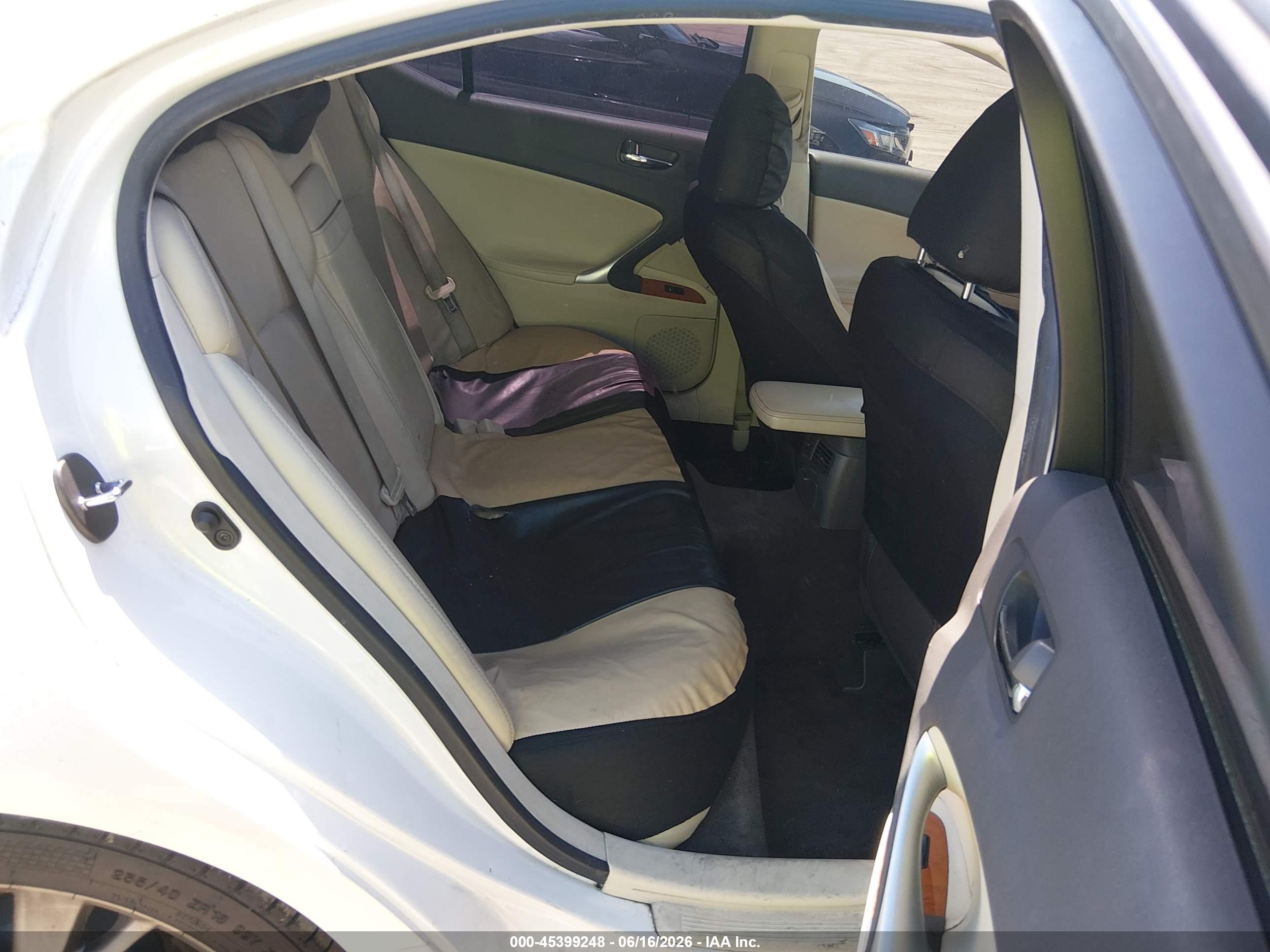 2009 Lexus Is 250   White vin: JTHBK262595088341