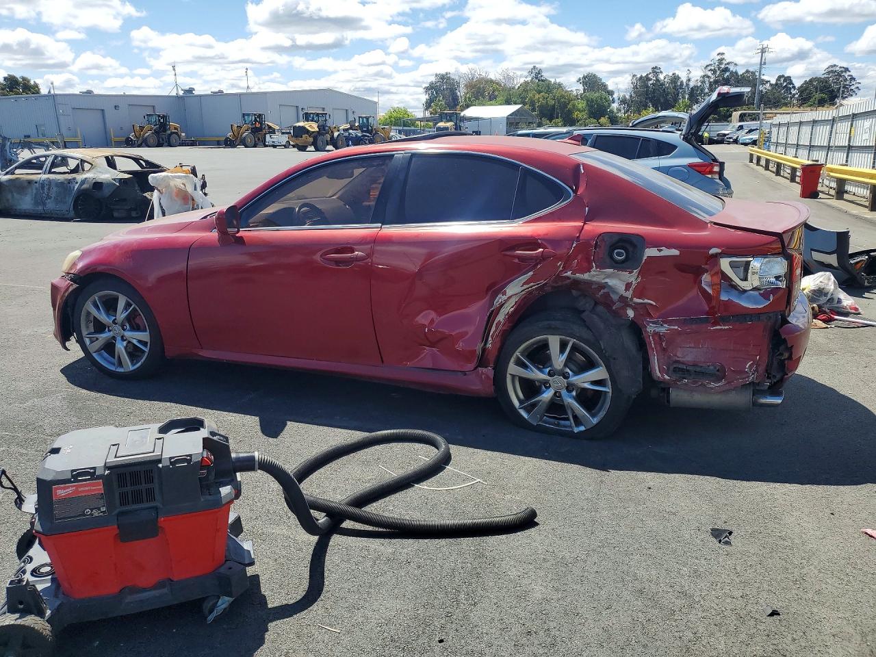 2008 Lexus Is Red vin: JTHBK262682071676
