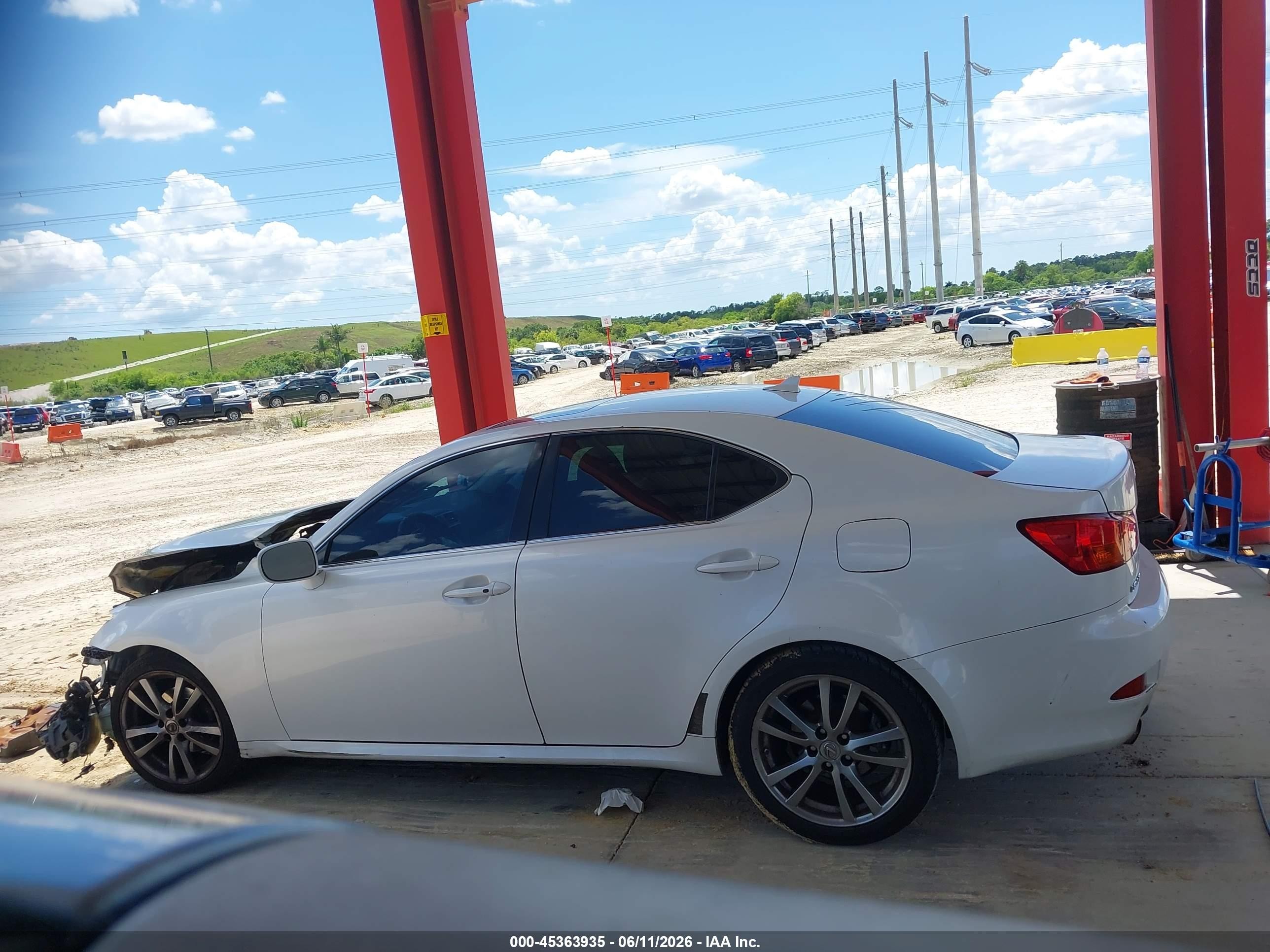 2008 Lexus Is 250   White vin: JTHBK262685059171