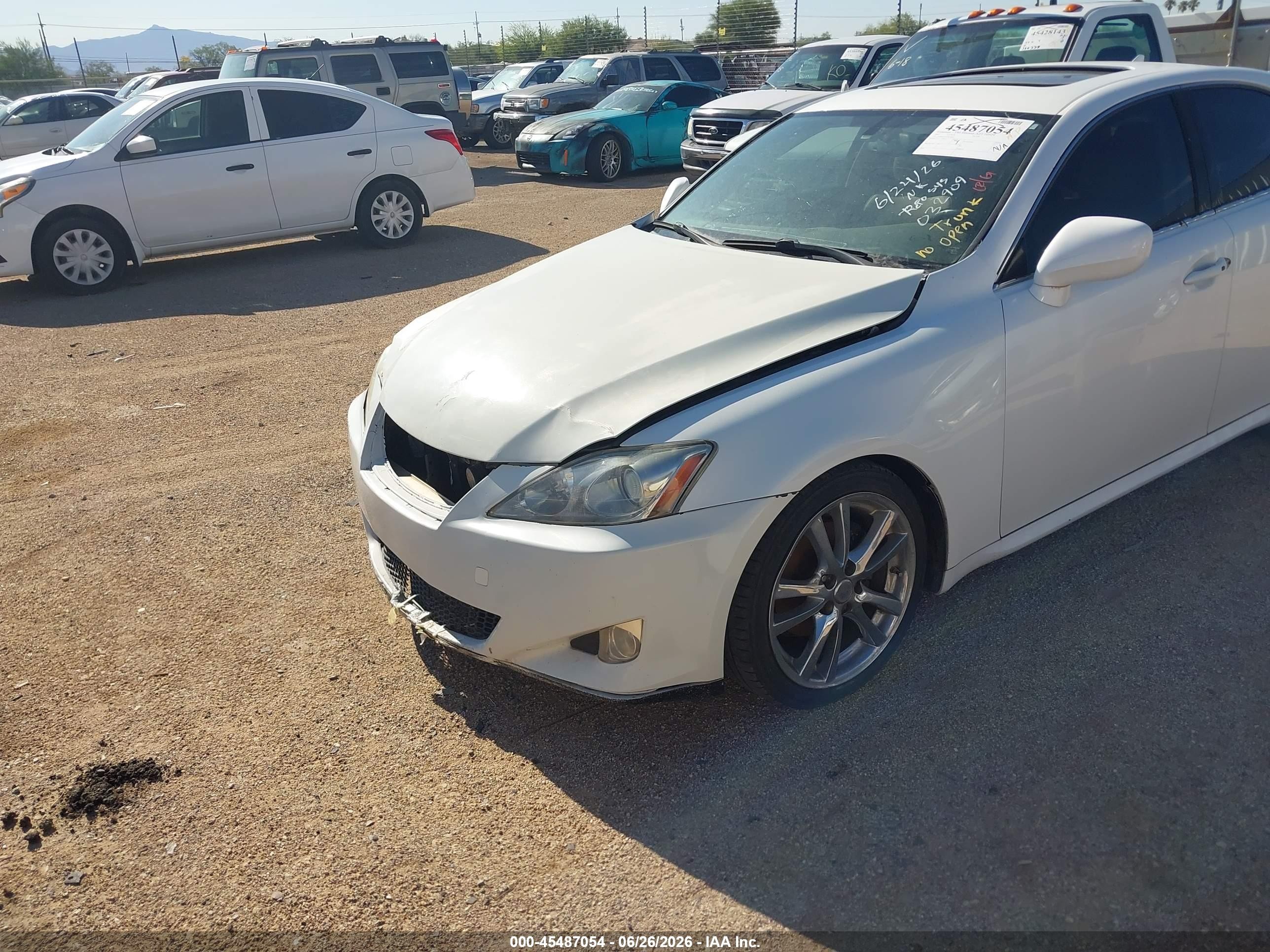 2007 Lexus Is 250   White vin: JTHBK262872032909