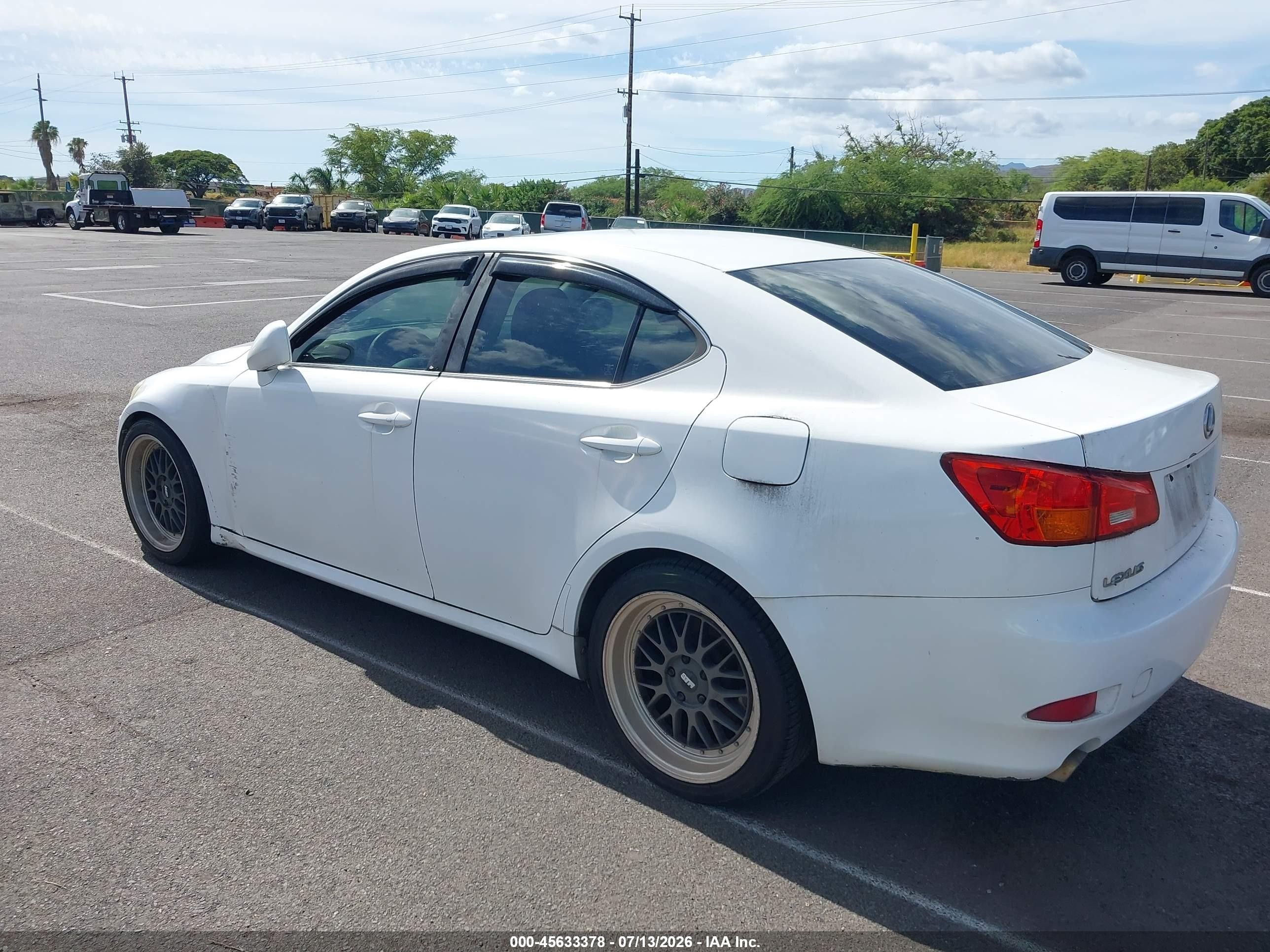 2006 Lexus Is 250   White vin: JTHBK262962011579